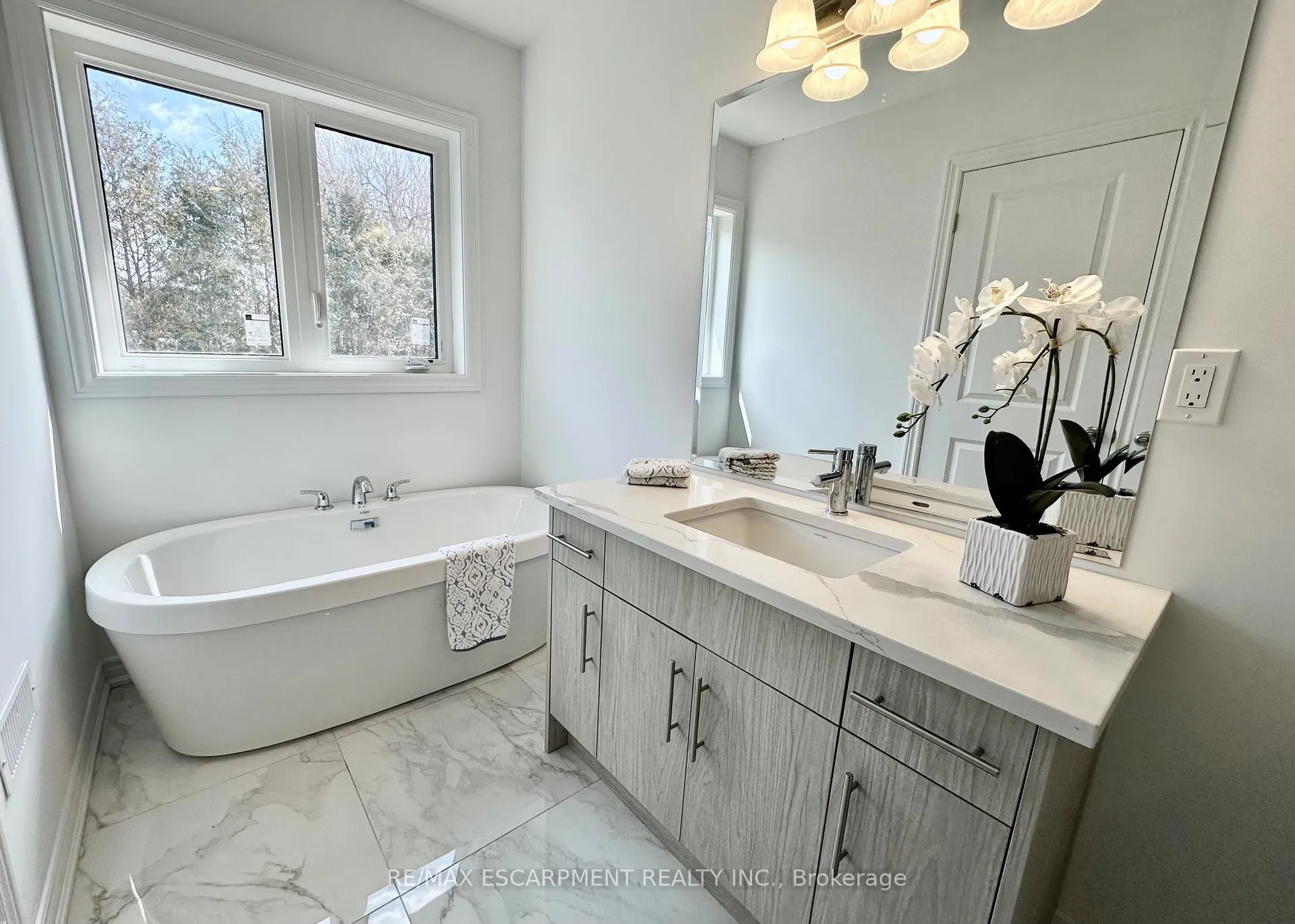 Photo 25 of 15 Davinci Boulevard, Hamilton, Carpenter — HOMEH