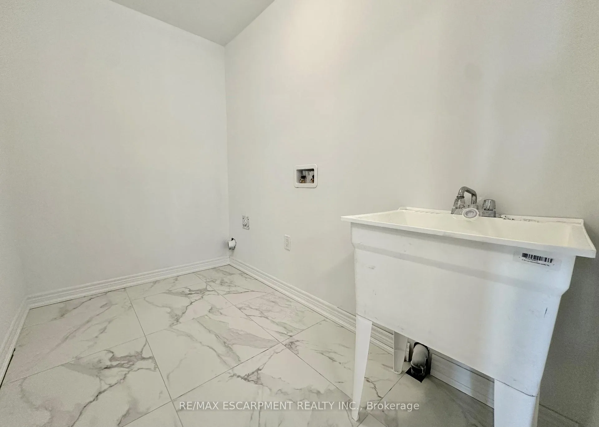 Photo 26 of 15 Davinci Boulevard, Hamilton, Carpenter — HOMEH