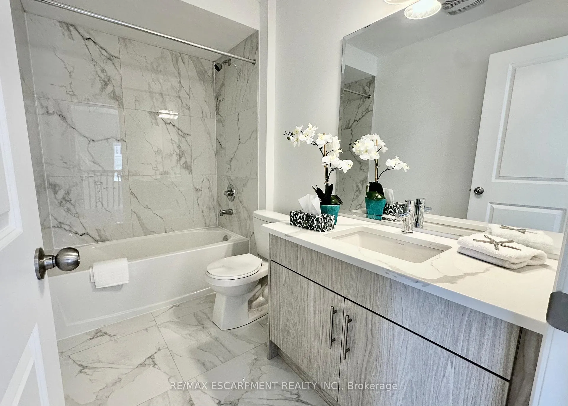 Photo 27 of 15 Davinci Boulevard, Hamilton, Carpenter — HOMEH