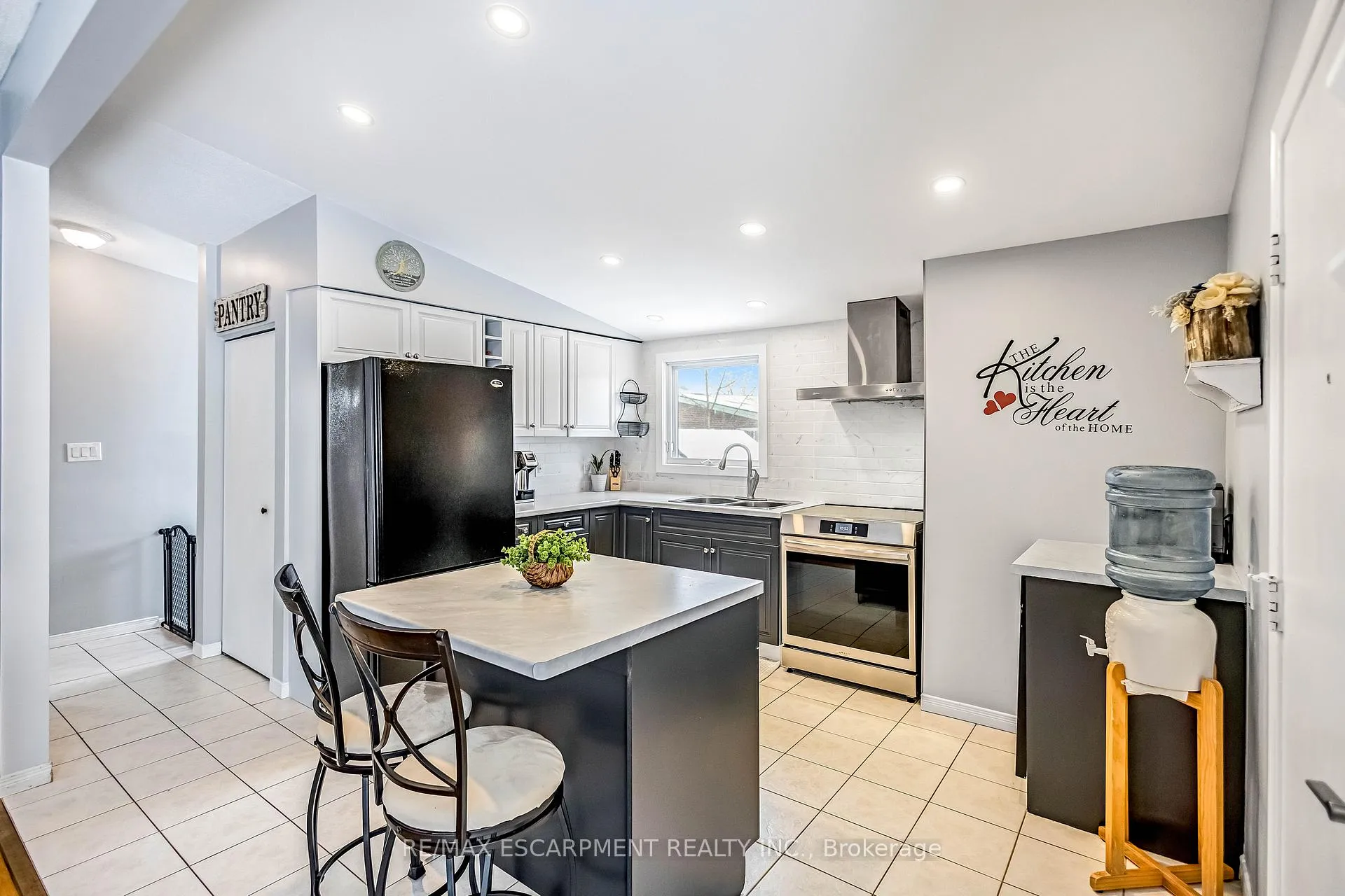 Photo 8 of 5 Carrington Court, Hamilton, Bruleville — HOMEH