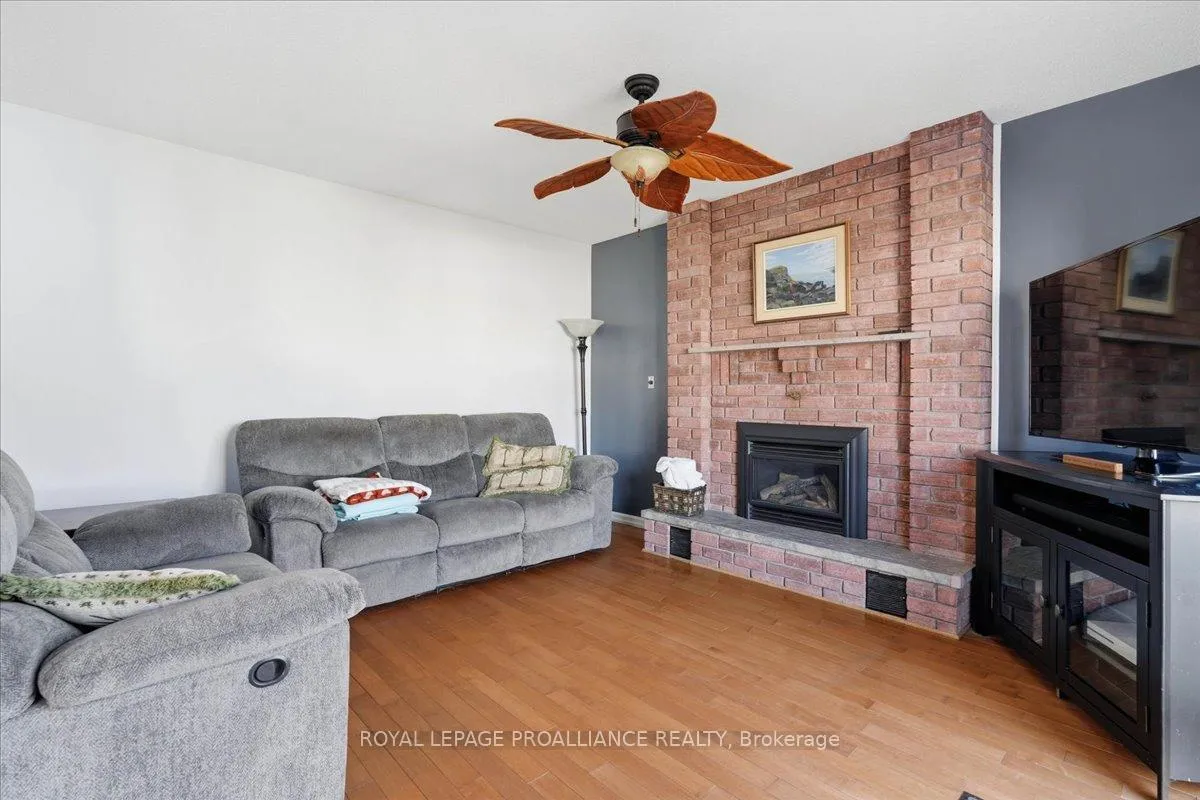 Photo 15 of 276 College Street W, Belleville, Belleville Ward — HOMEH