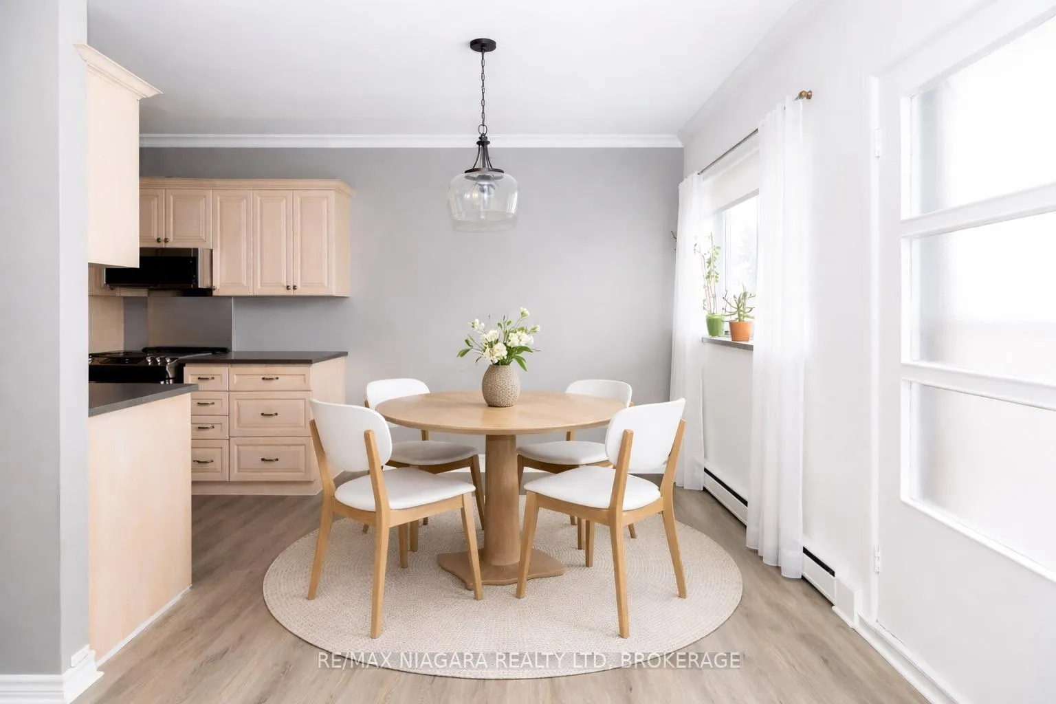 Photo 7 of Unit 404, 14 Norris Place, St. Catharines, Downtown — HOMEH