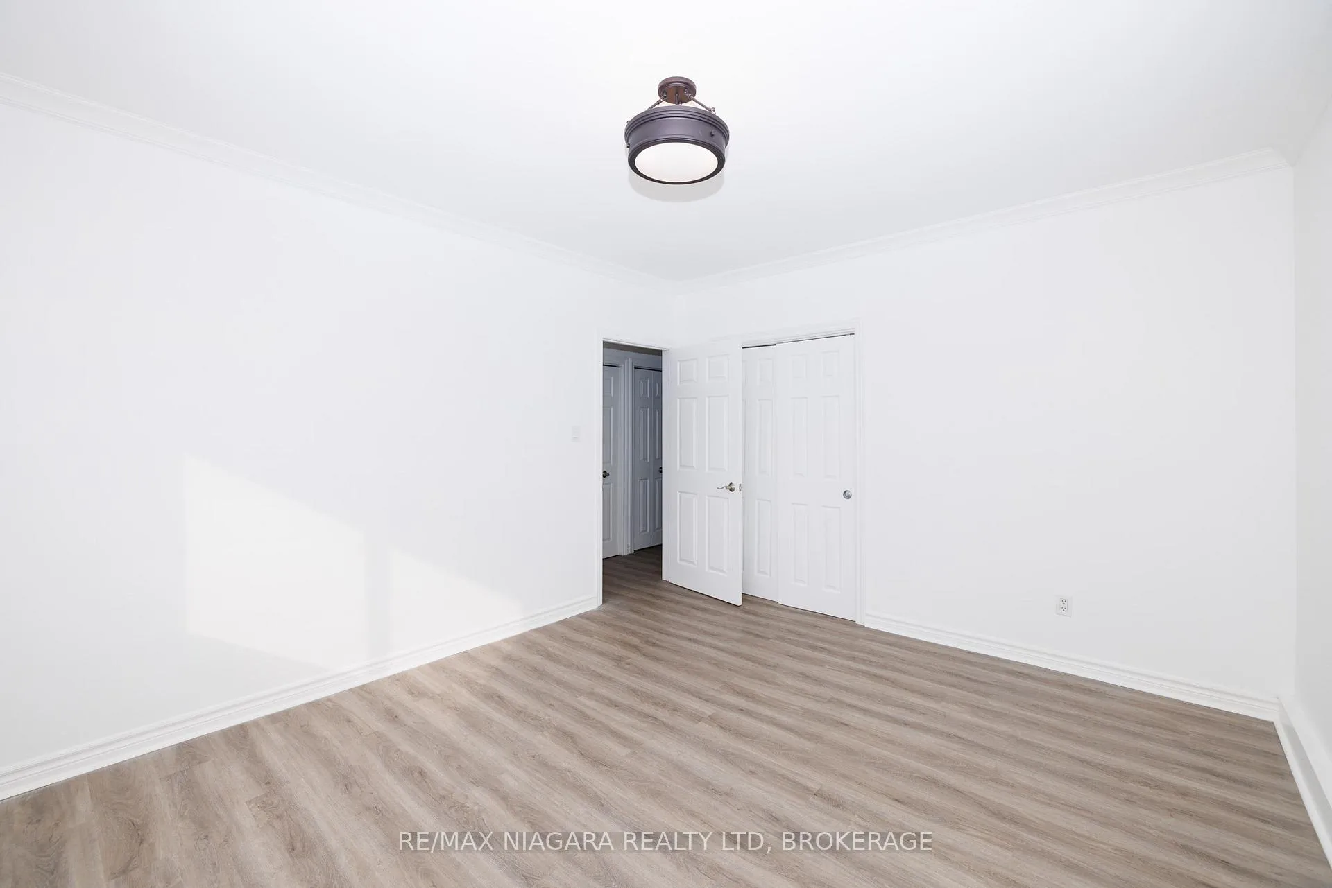 Photo 18 of Unit 404, 14 Norris Place, St. Catharines, Downtown — HOMEH