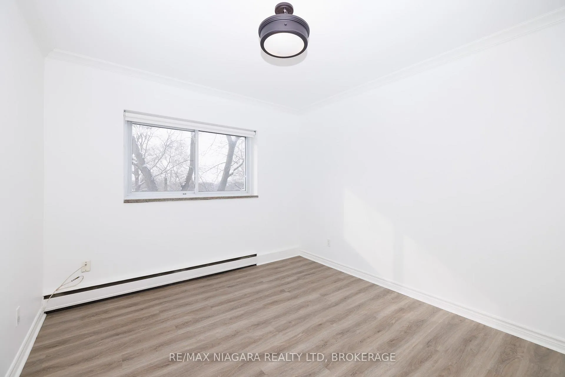 Photo 19 of Unit 404, 14 Norris Place, St. Catharines, Downtown — HOMEH