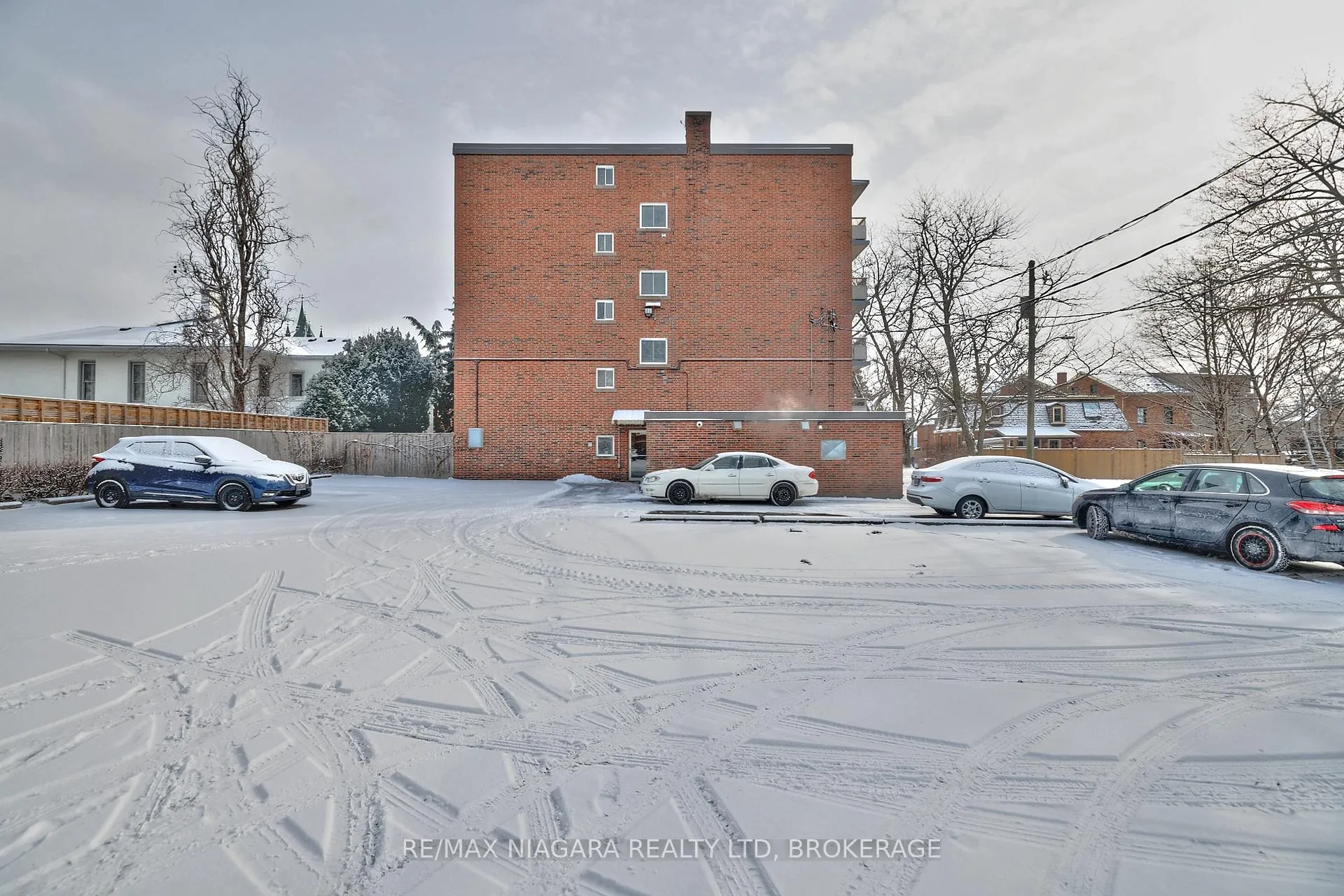 Photo 27 of Unit 404, 14 Norris Place, St. Catharines, Downtown — HOMEH