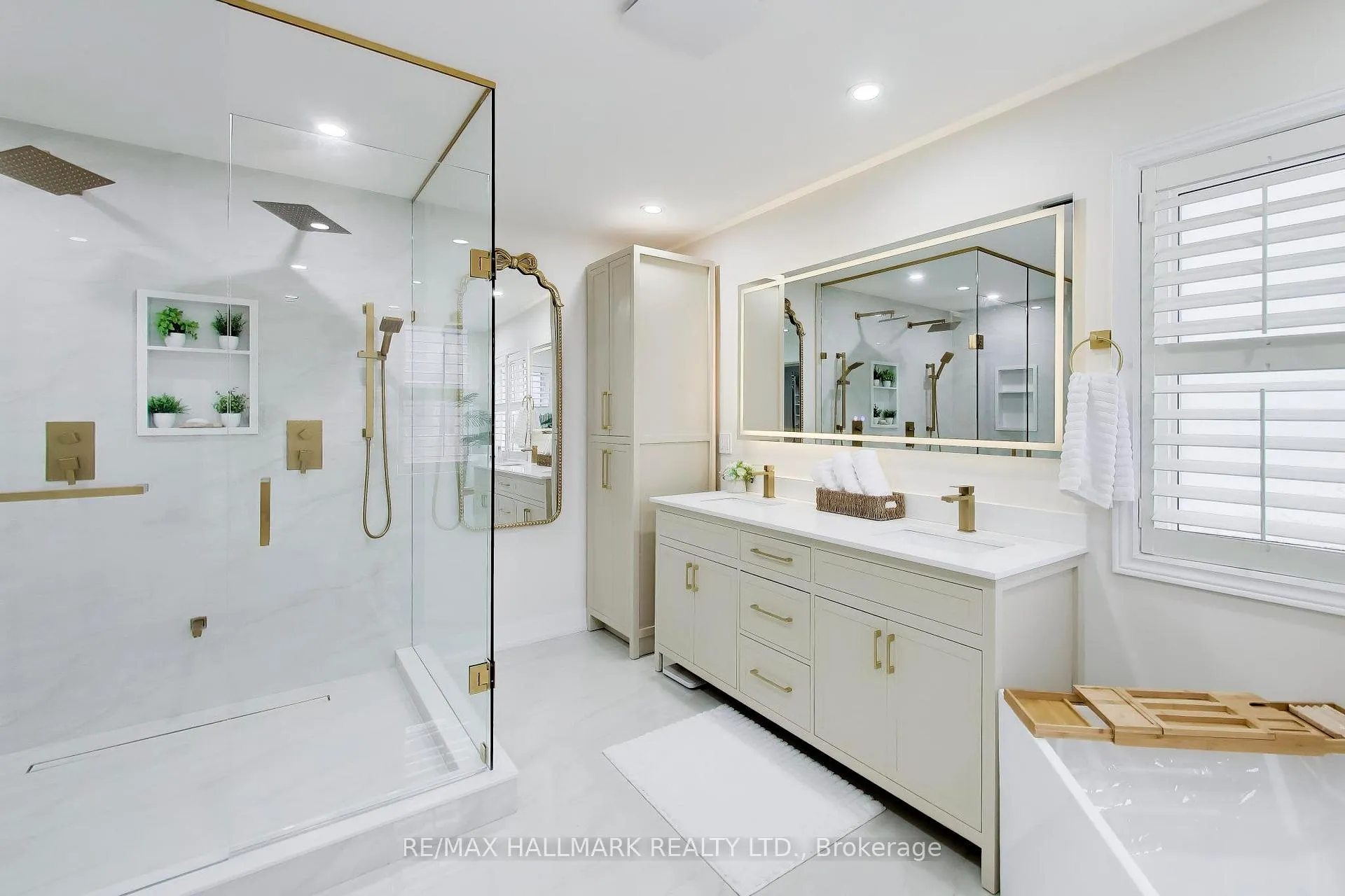 Photo 11 of 25 Chagall Drive, Vaughan, Patterson — HOMEH