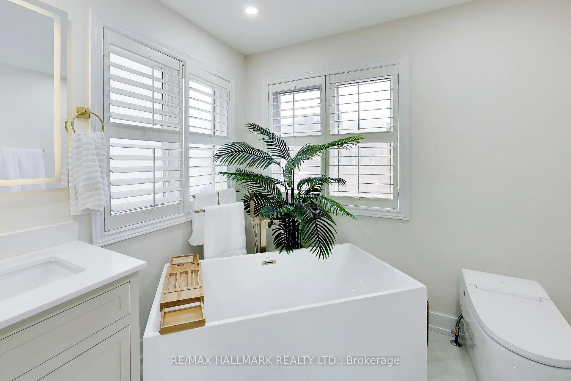 Photo 12 of 25 Chagall Drive, Vaughan, Patterson — HOMEH