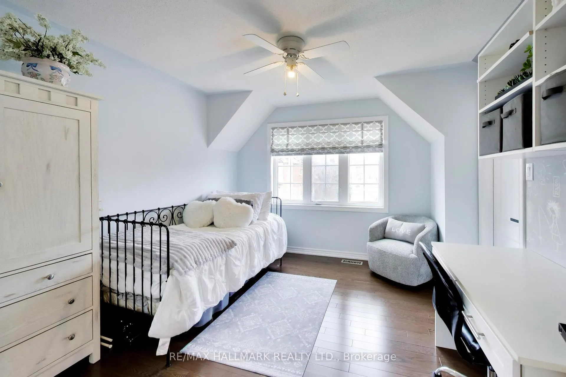 Photo 14 of 25 Chagall Drive, Vaughan, Patterson — HOMEH