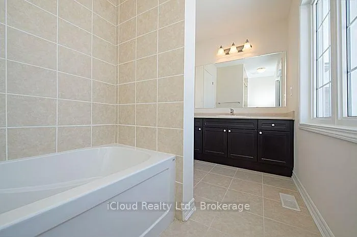 Photo 14 of 1646 Gainer Crescent, Milton, Clarke — HOMEH