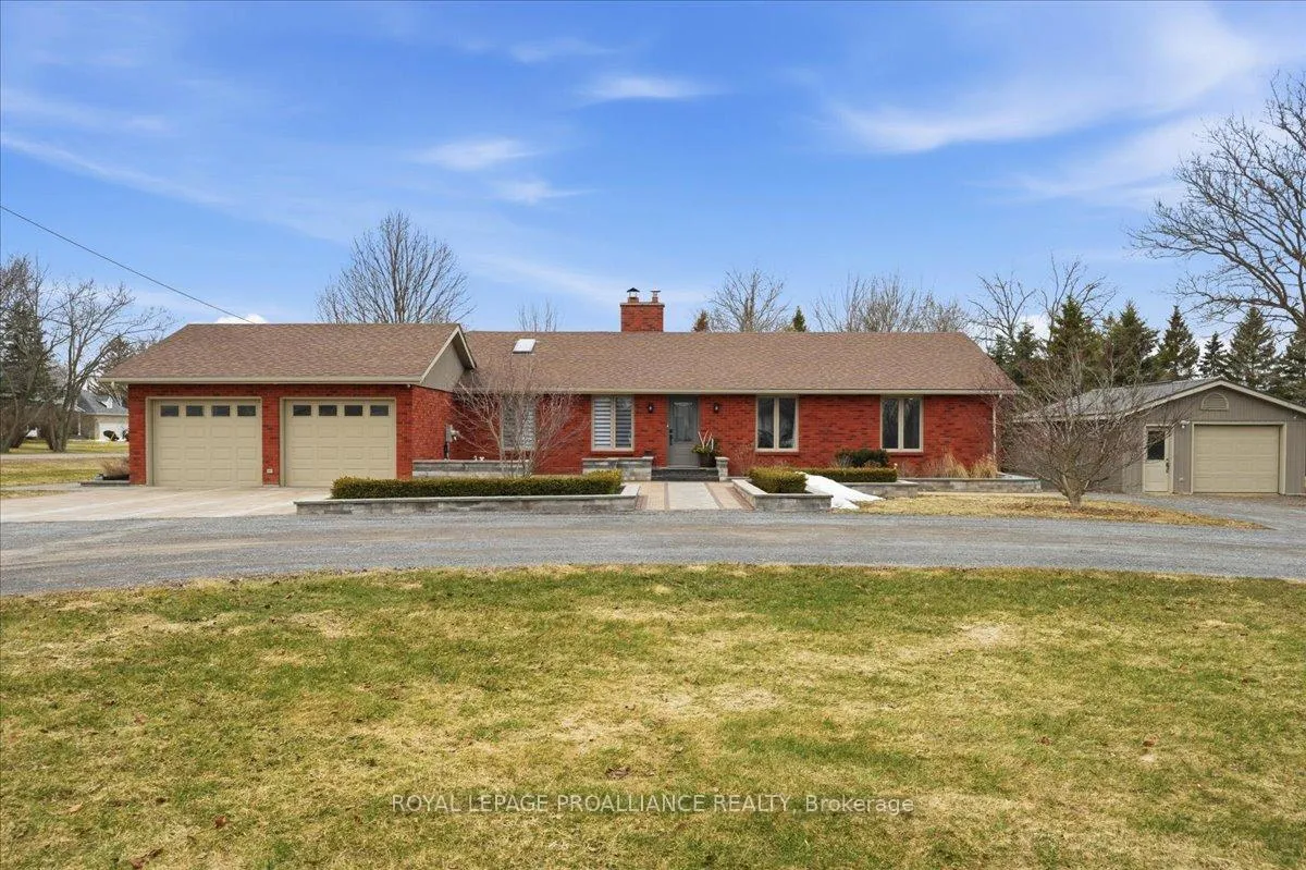 Photo 1 of 300 Farnham Road, Belleville, Thurlow Ward — HOMEH