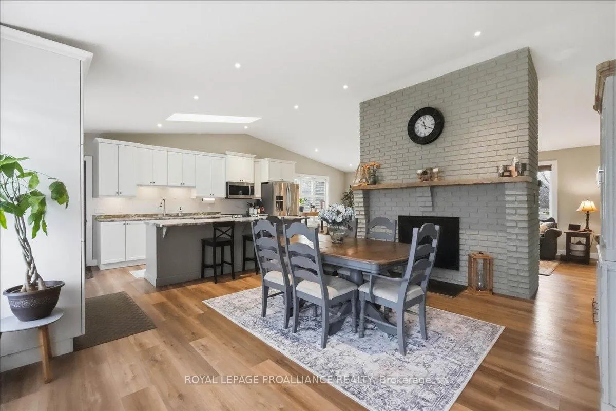 Photo 5 of 300 Farnham Road, Belleville, Thurlow Ward — HOMEH
