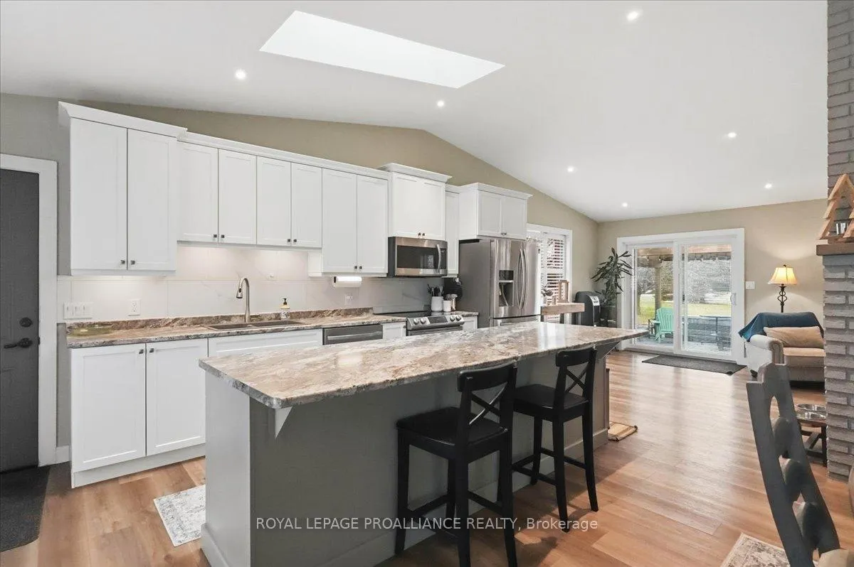 Photo 7 of 300 Farnham Road, Belleville, Thurlow Ward — HOMEH