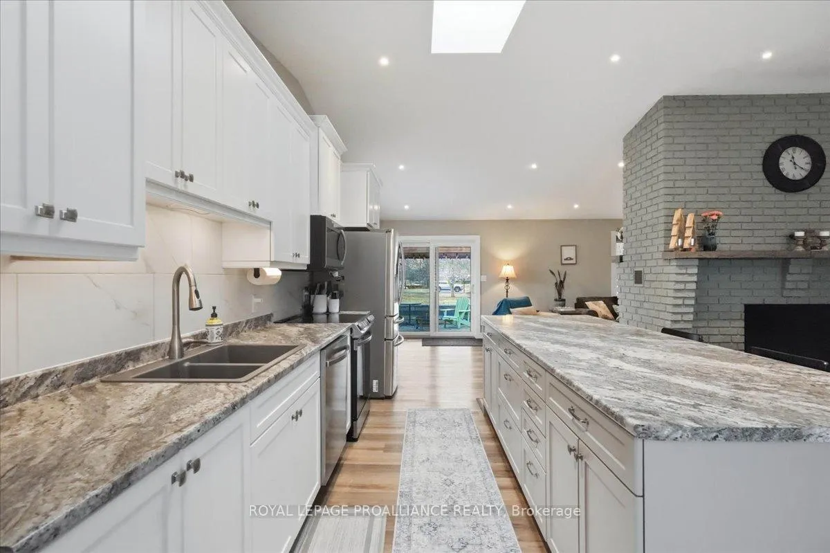 Photo 8 of 300 Farnham Road, Belleville, Thurlow Ward — HOMEH