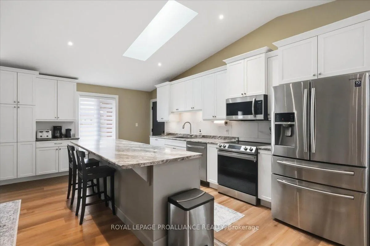 Photo 9 of 300 Farnham Road, Belleville, Thurlow Ward — HOMEH