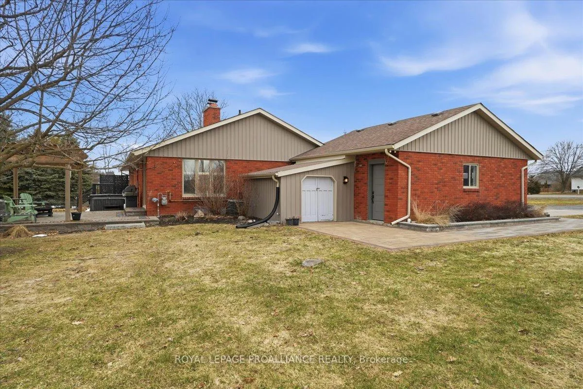Photo 38 of 300 Farnham Road, Belleville, Thurlow Ward — HOMEH