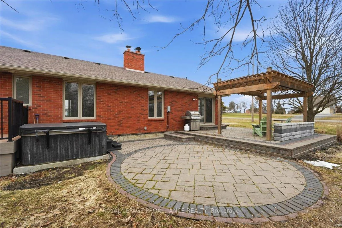 Photo 40 of 300 Farnham Road, Belleville, Thurlow Ward — HOMEH