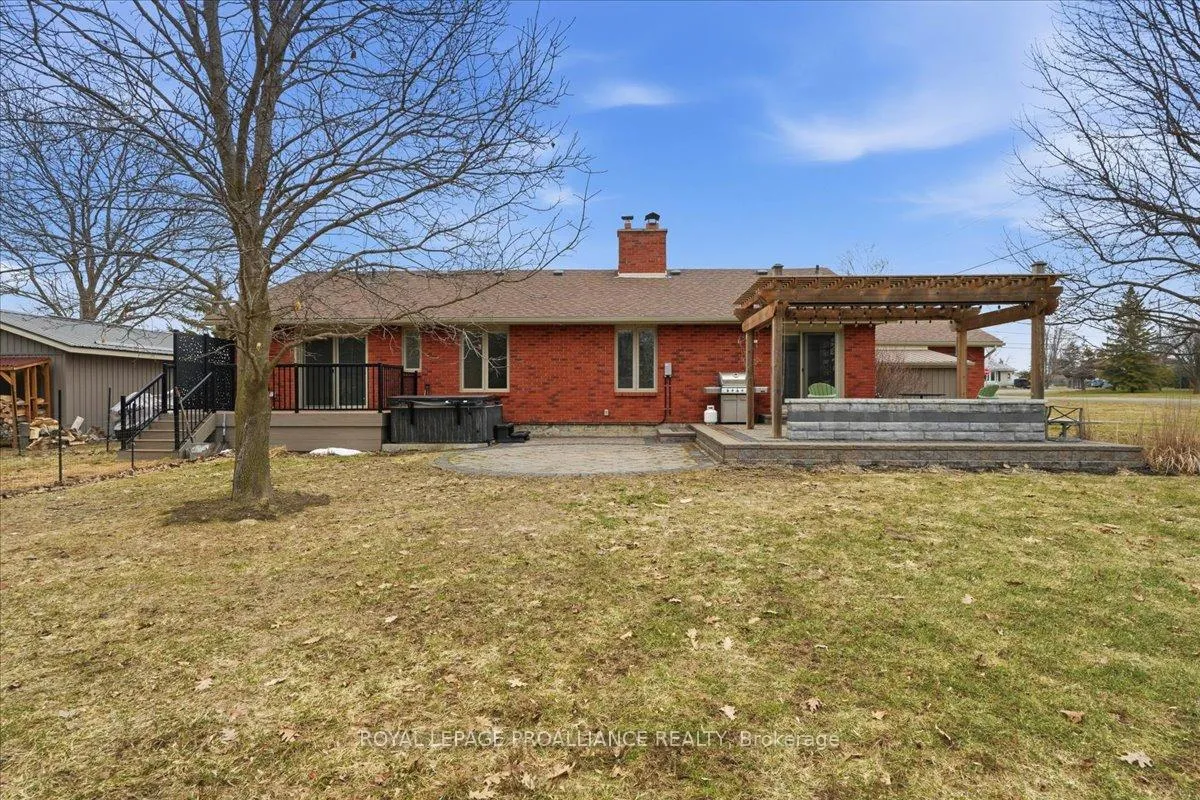 Photo 41 of 300 Farnham Road, Belleville, Thurlow Ward — HOMEH