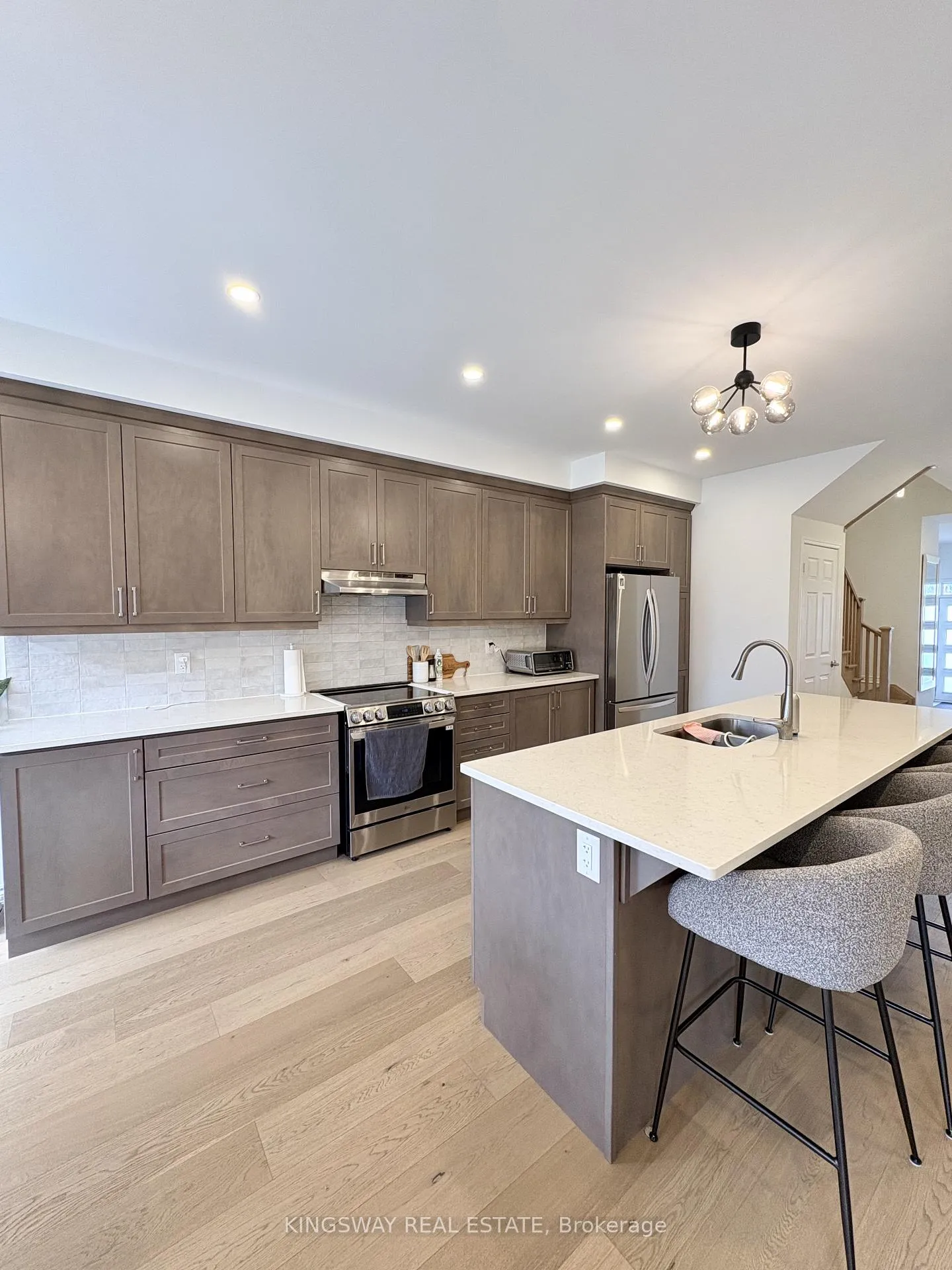 Photo 10 of 719 Lamb Street, Innisfil, Rural Innisfil — HOMEH