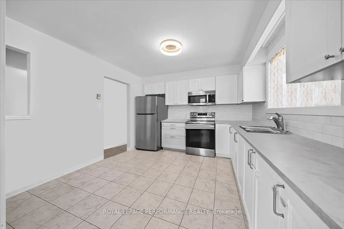 Photo 6 of Unit 2, 1702 Russell Road, Ottawa, Riverview Park — HOMEH