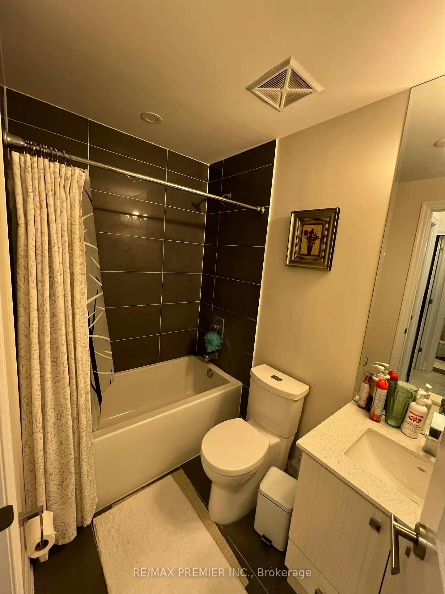Photo 8 of Unit 221, 9085 Jane Street, Vaughan, Concord — HOMEH