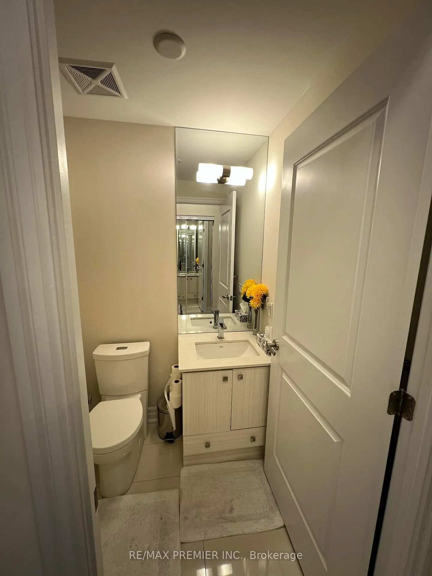 Photo 9 of Unit 221, 9085 Jane Street, Vaughan, Concord — HOMEH