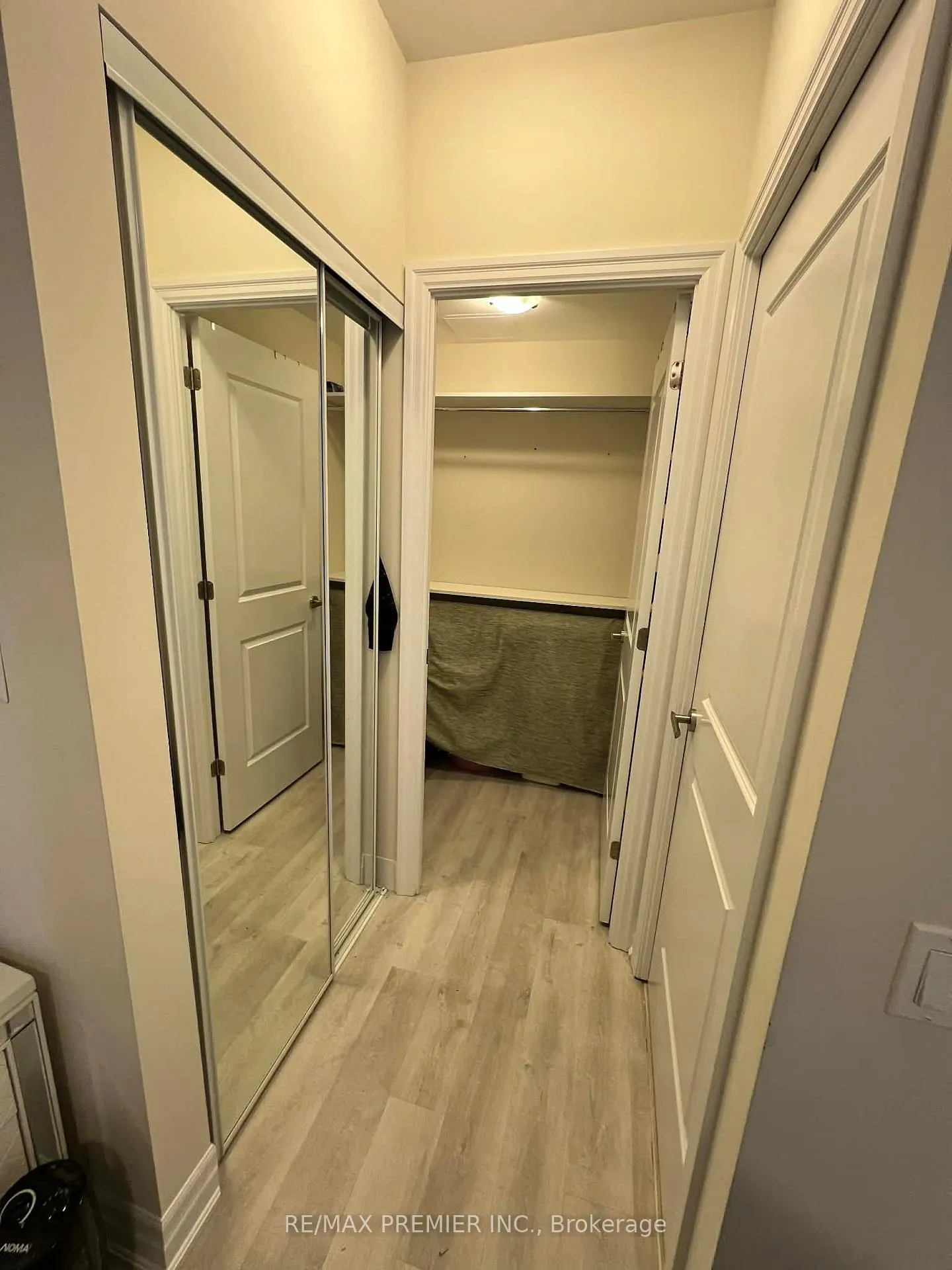 Photo 11 of Unit 221, 9085 Jane Street, Vaughan, Concord — HOMEH