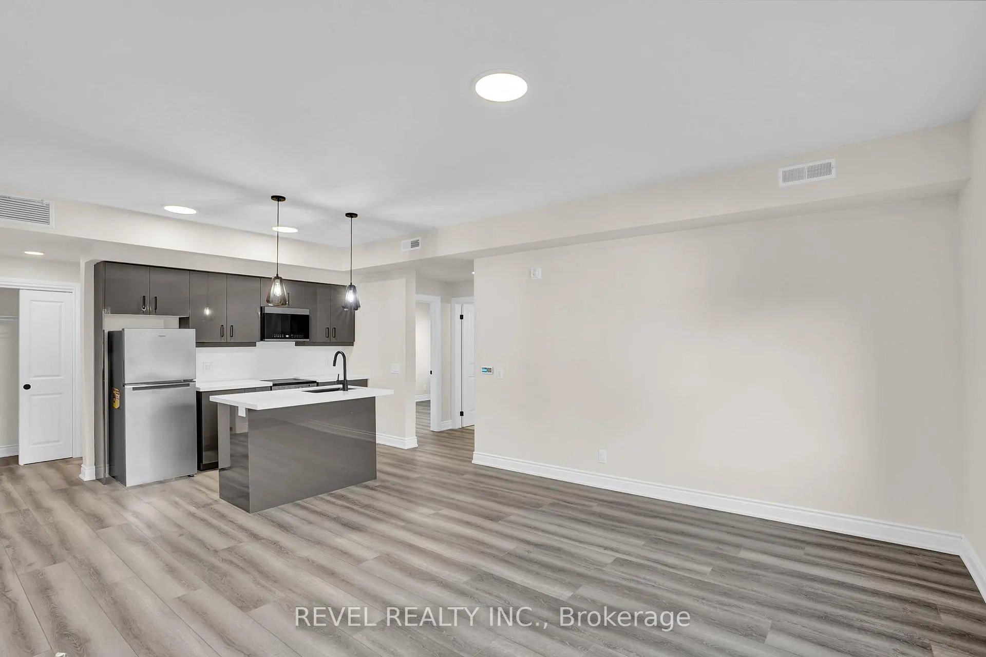Photo 2 of Unit 2D, 261 King Street E, Hamilton, Stoney Creek — HOMEH