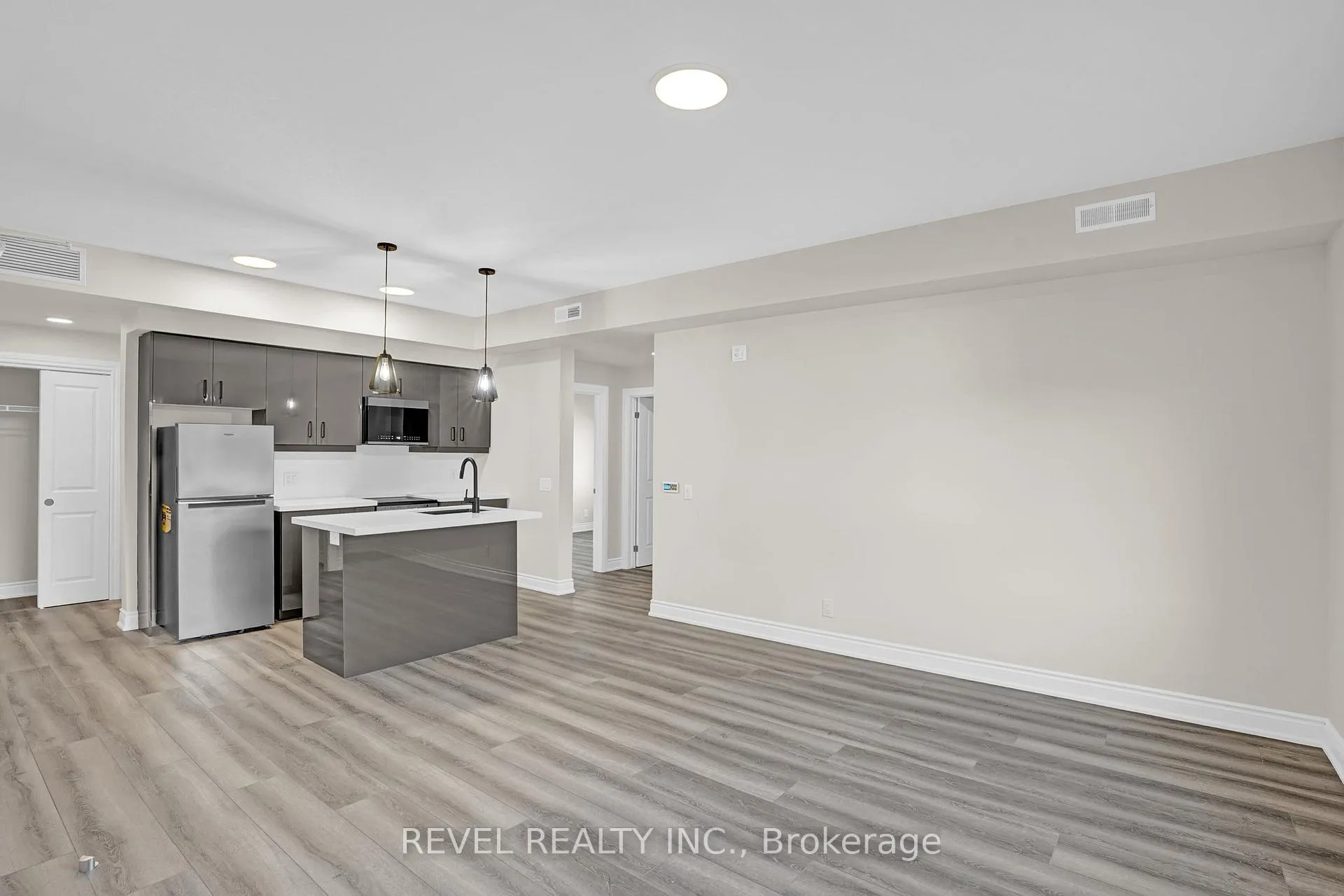 Photo 3 of Unit 2D, 261 King Street E, Hamilton, Stoney Creek — HOMEH