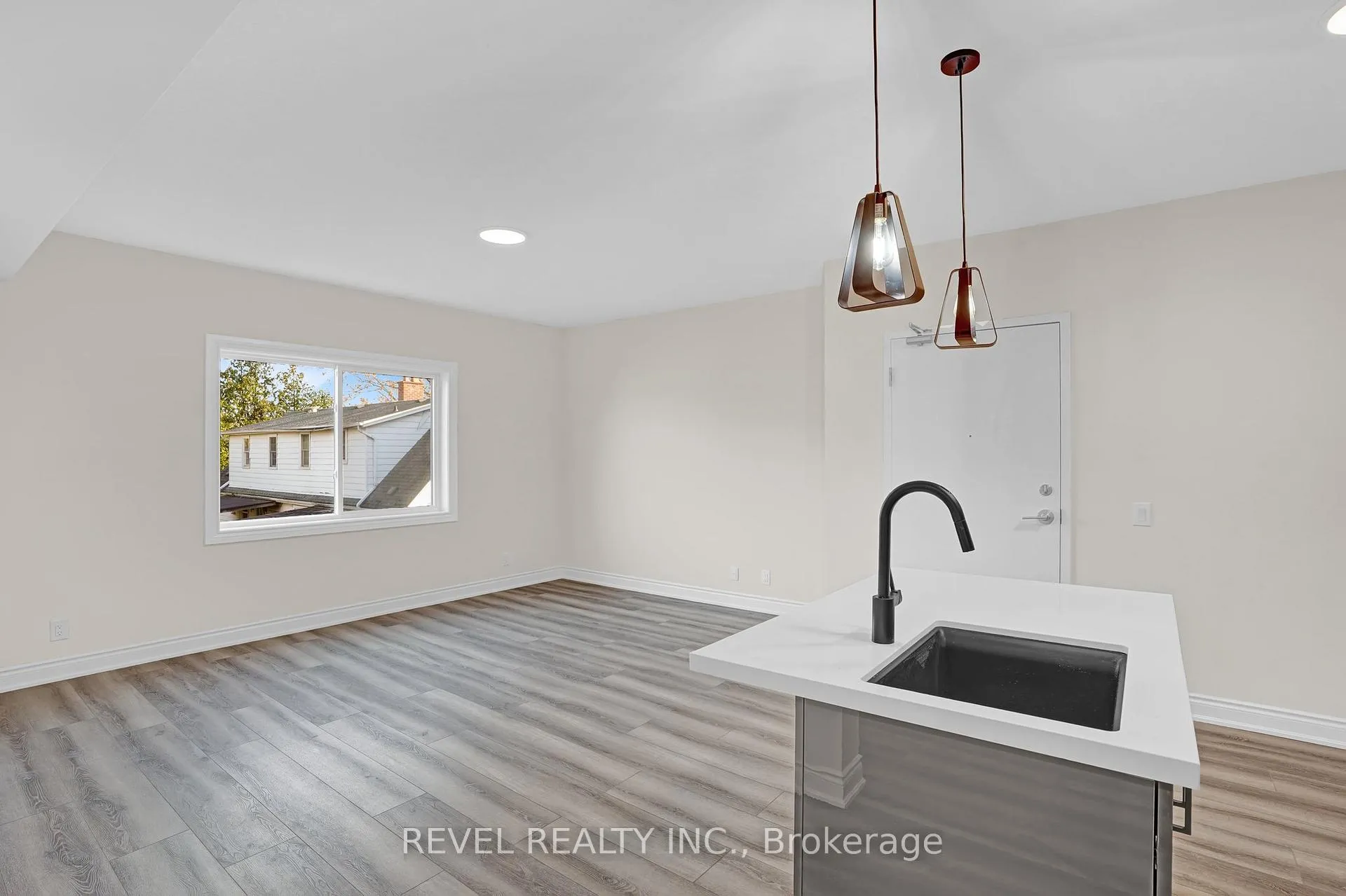 Photo 6 of Unit 2D, 261 King Street E, Hamilton, Stoney Creek — HOMEH