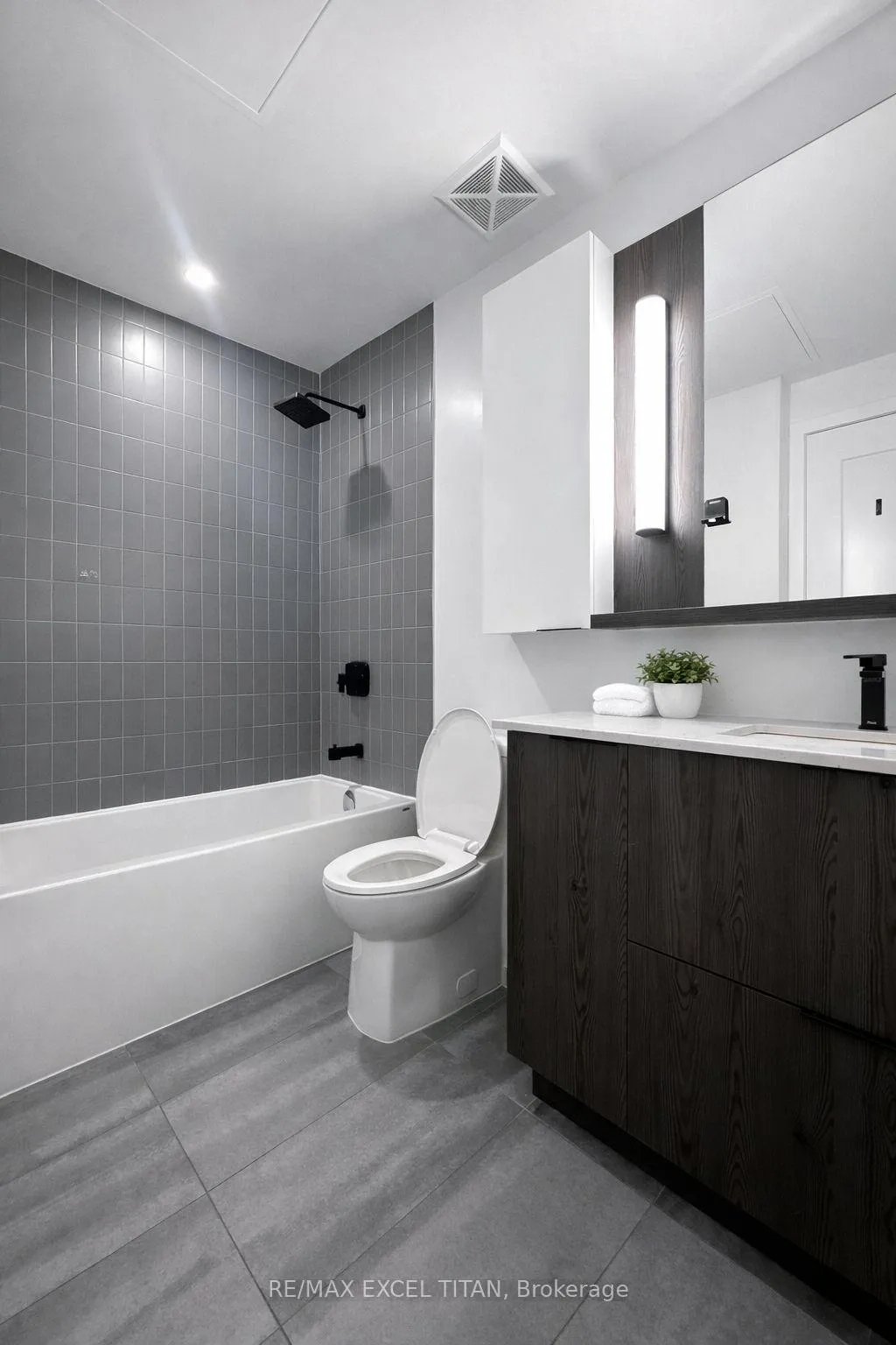 Photo 4 of Unit 1108, 5 Defries Street, Toronto, Regent Park — HOMEH