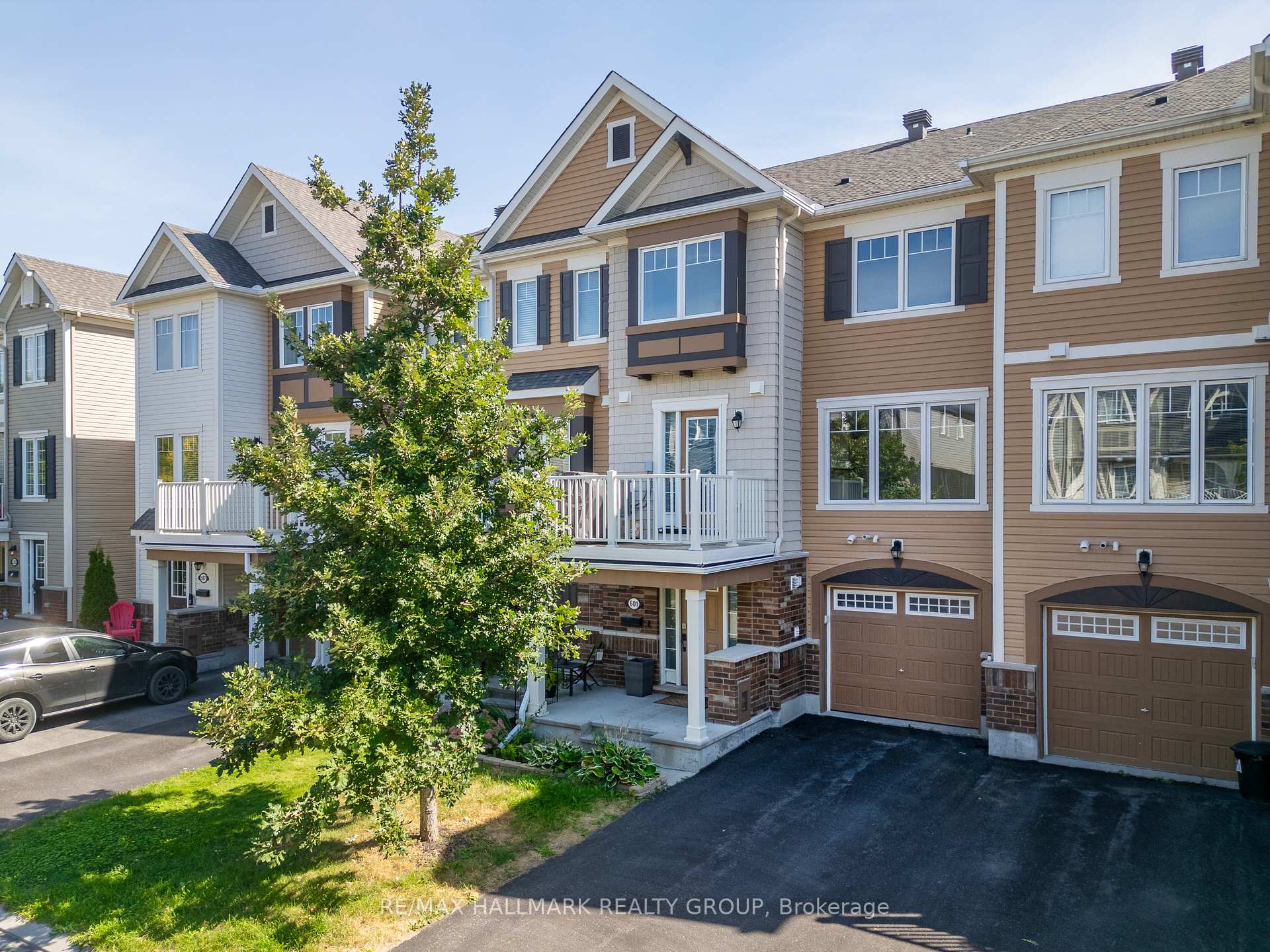 Photo 1 of 601 Foxlight Circle, Ottawa, Kanata - Emerald Meadows/Trailwest — HOMEH