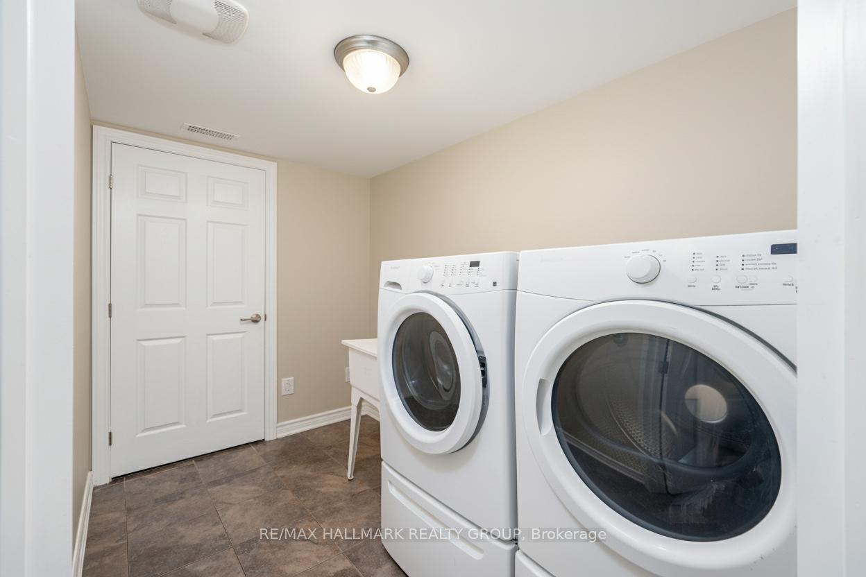 Photo 4 of 601 Foxlight Circle, Ottawa, Kanata - Emerald Meadows/Trailwest — HOMEH
