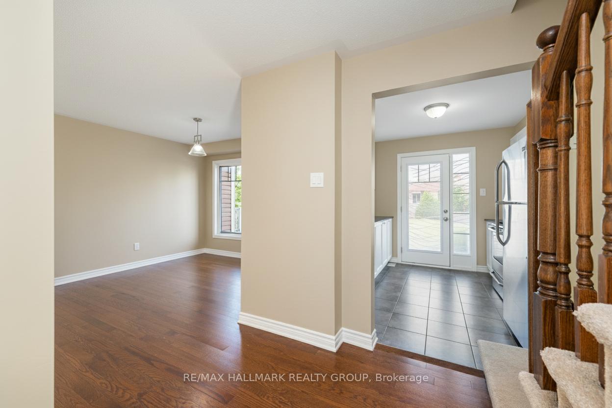 Photo 6 of 601 Foxlight Circle, Ottawa, Kanata - Emerald Meadows/Trailwest — HOMEH