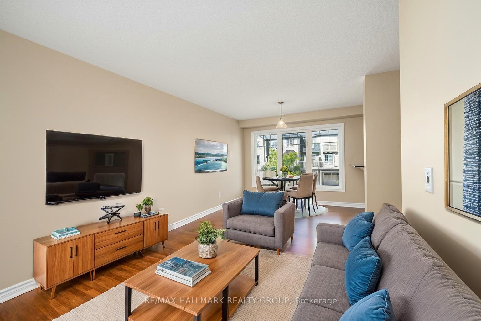 Photo 14 of 601 Foxlight Circle, Ottawa, Kanata - Emerald Meadows/Trailwest — HOMEH
