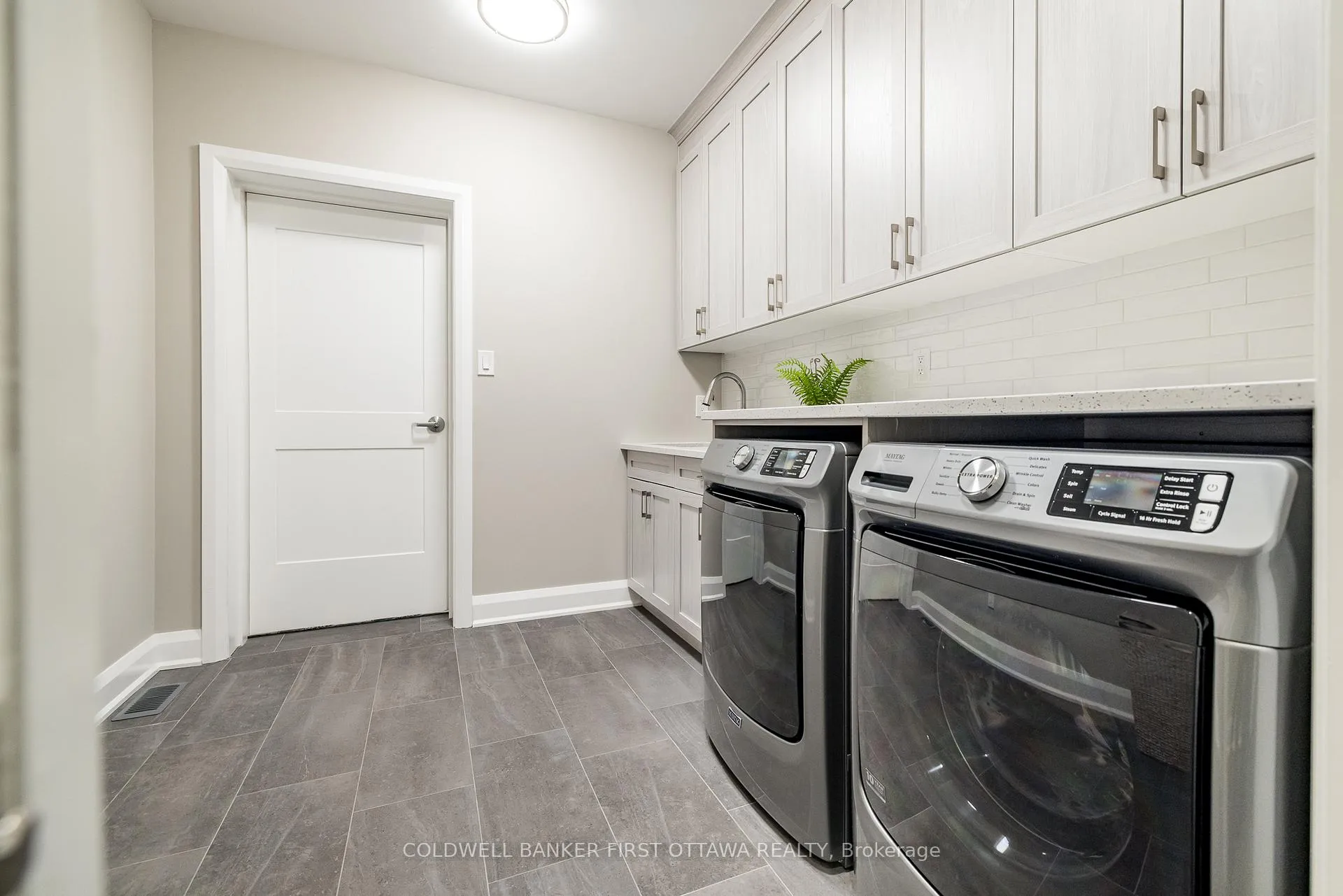Photo 41 of 481 Sangeet Place, Ottawa, Goulbourn Twp From Franktown Rd/South To Rideau — HOMEH