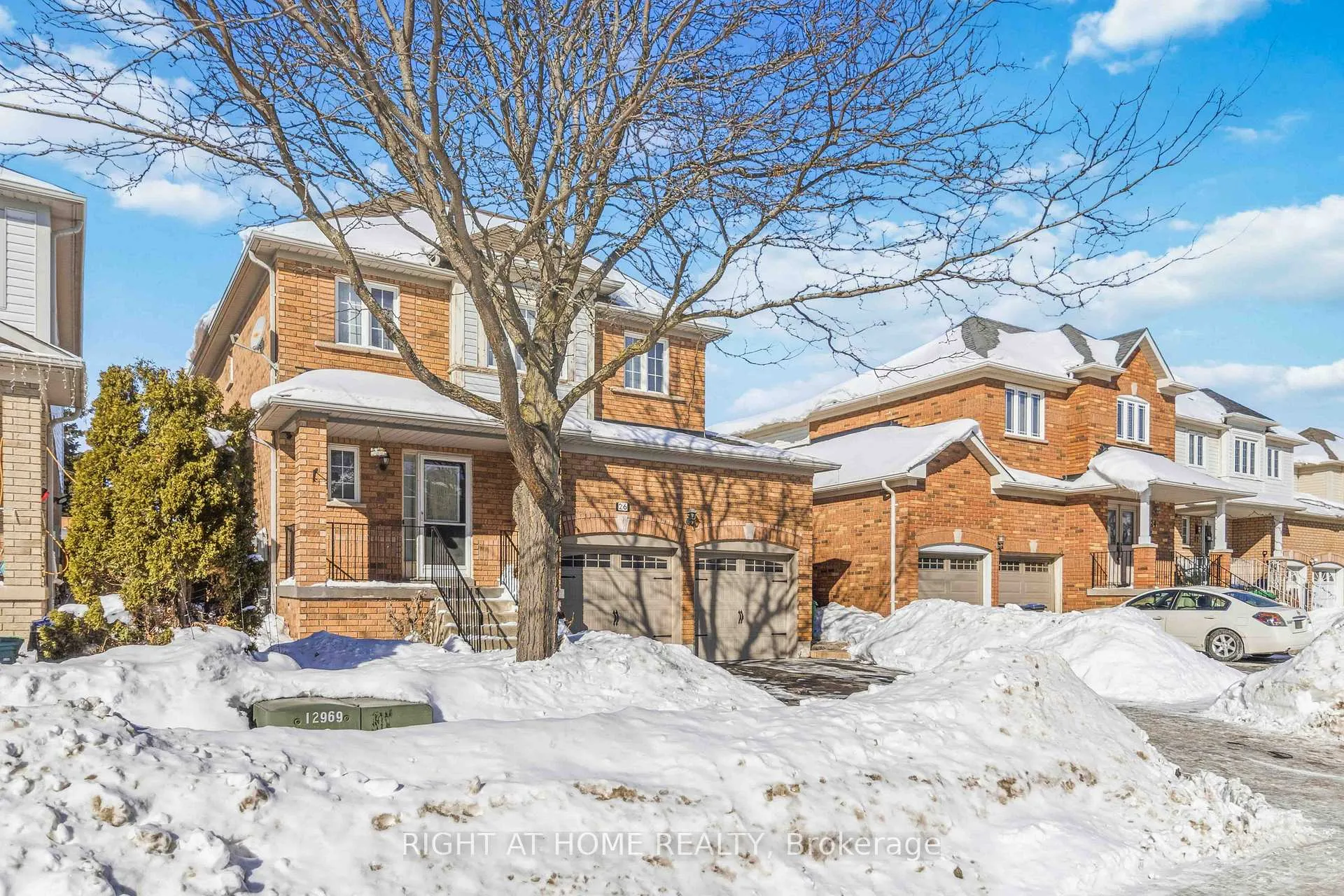 Photo 3 of 26 Courtsfield Crescent, Brampton, Fletcher's Meadow — HOMEH