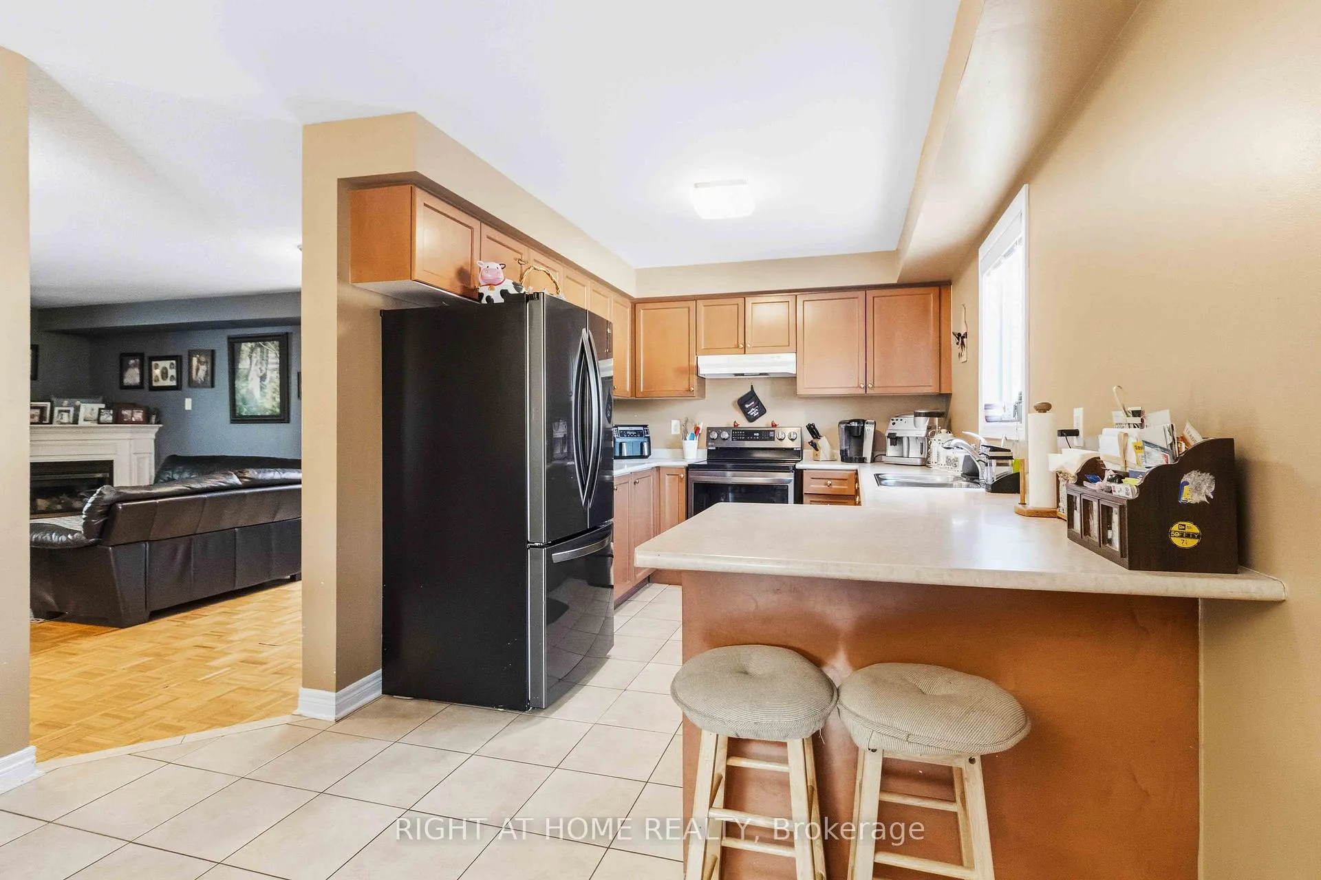 Photo 11 of 26 Courtsfield Crescent, Brampton, Fletcher's Meadow — HOMEH