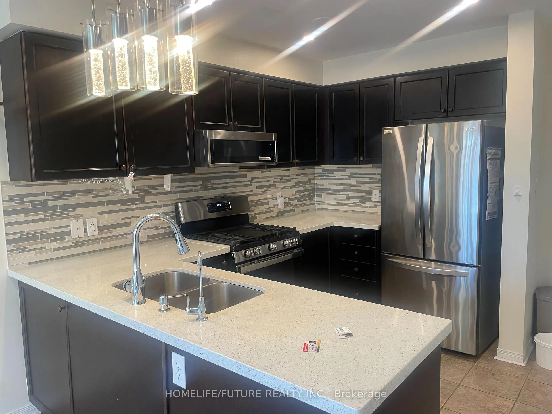 Photo 3 of 1359 Whitelaw Avenue, Oshawa, Pinecrest — HOMEH