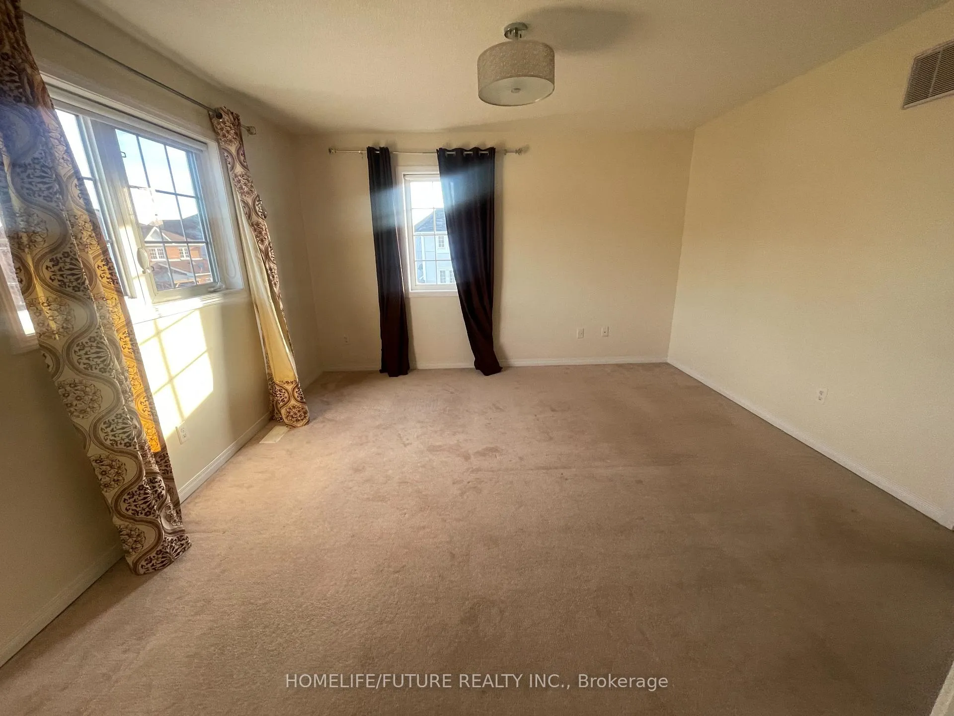 Photo 8 of 1359 Whitelaw Avenue, Oshawa, Pinecrest — HOMEH