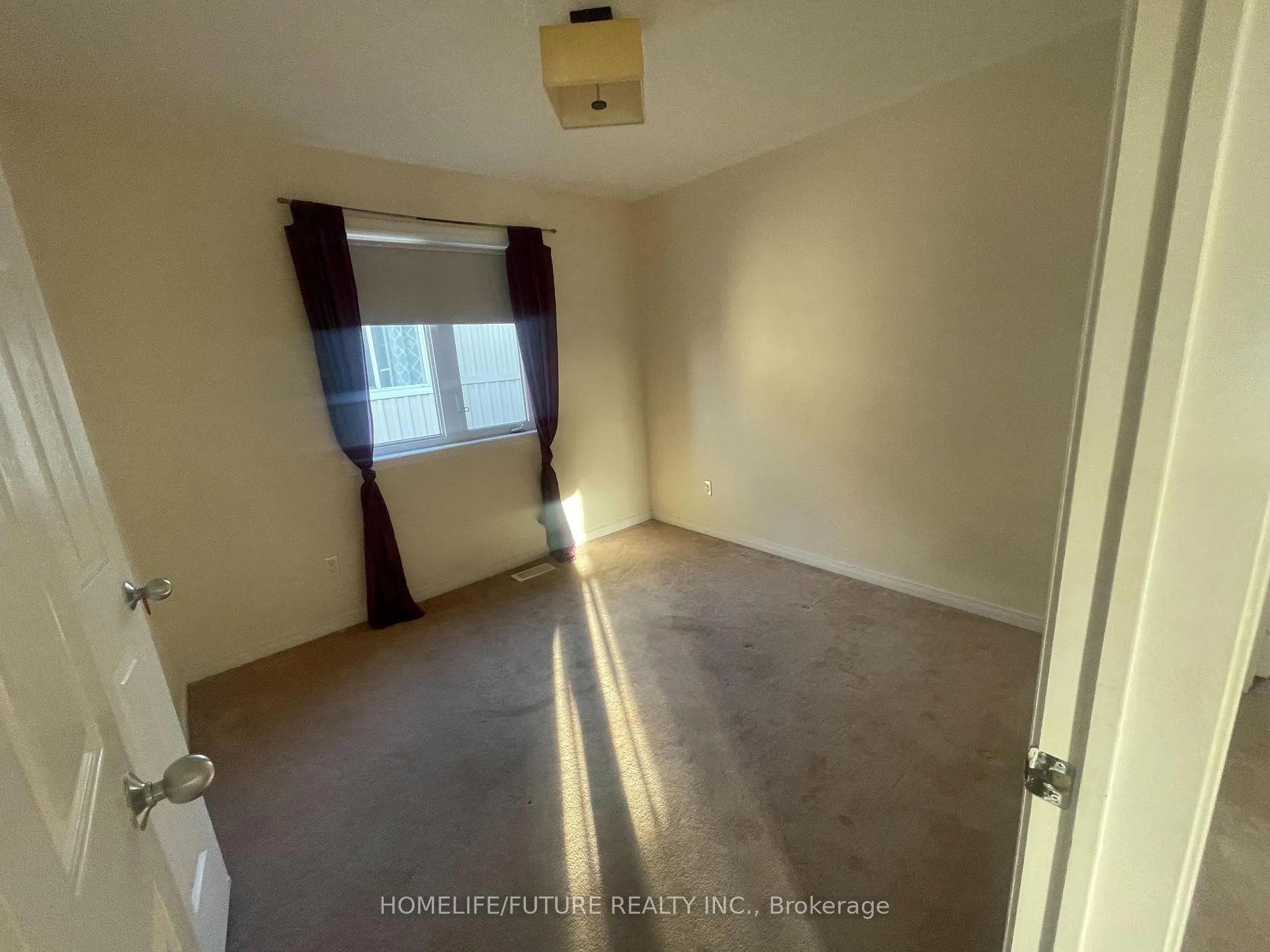Photo 9 of 1359 Whitelaw Avenue, Oshawa, Pinecrest — HOMEH