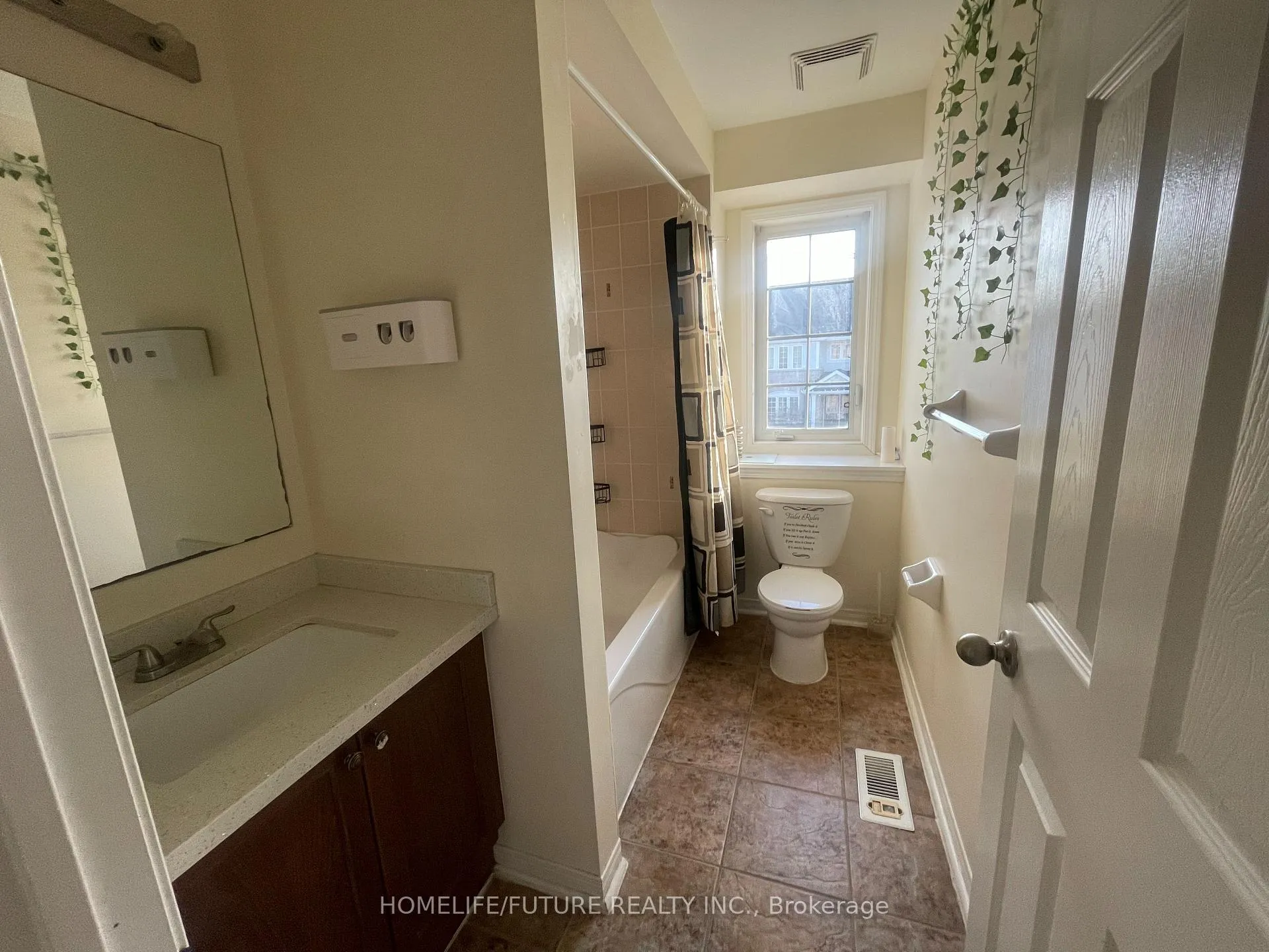 Photo 10 of 1359 Whitelaw Avenue, Oshawa, Pinecrest — HOMEH