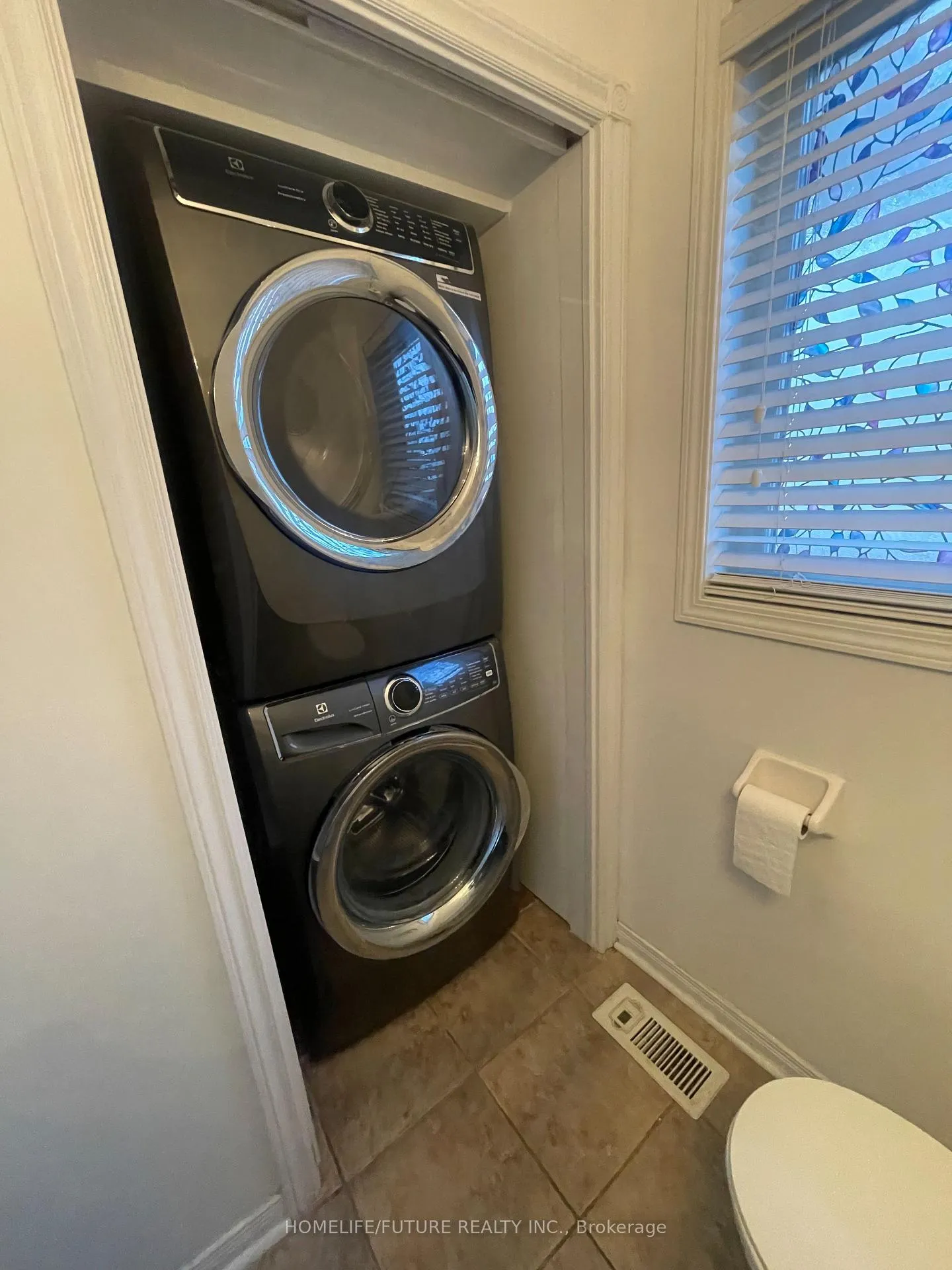 Photo 12 of 1359 Whitelaw Avenue, Oshawa, Pinecrest — HOMEH