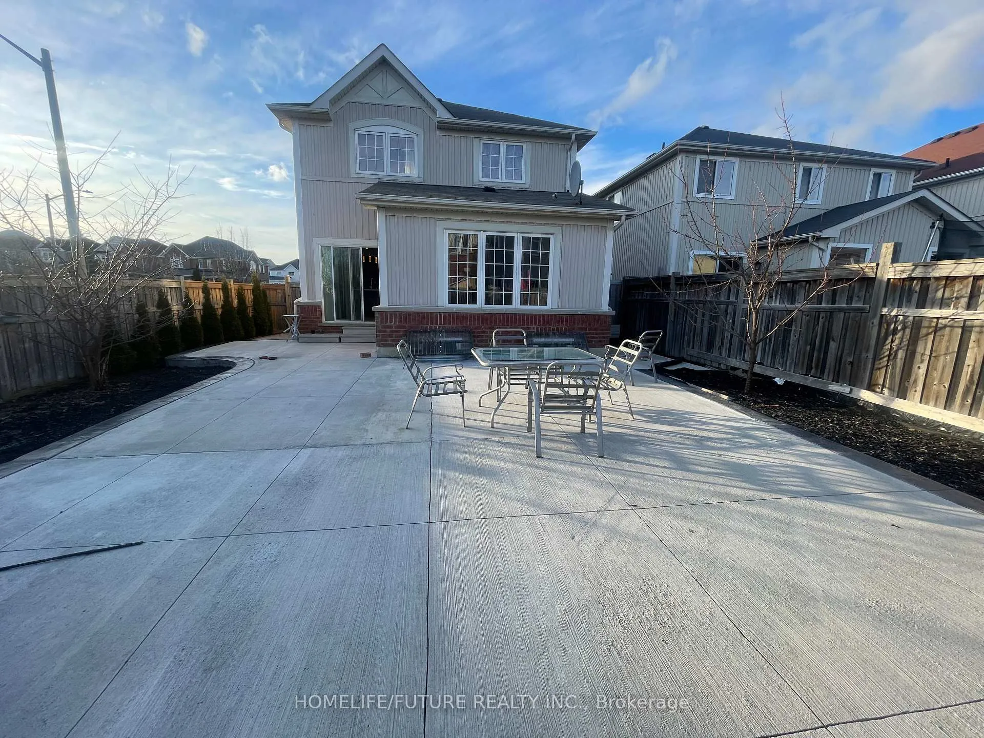 Photo 13 of 1359 Whitelaw Avenue, Oshawa, Pinecrest — HOMEH