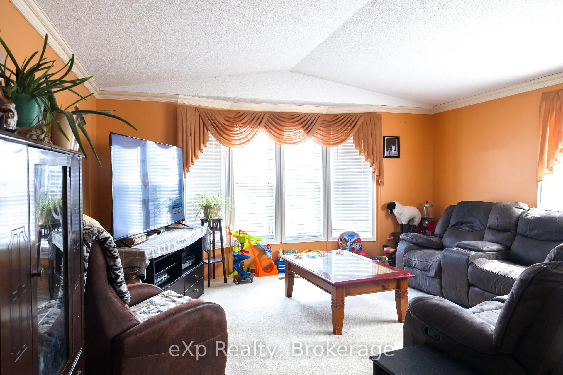 Photo 6 of 302694 Douglas Street, West Grey — HOMEH