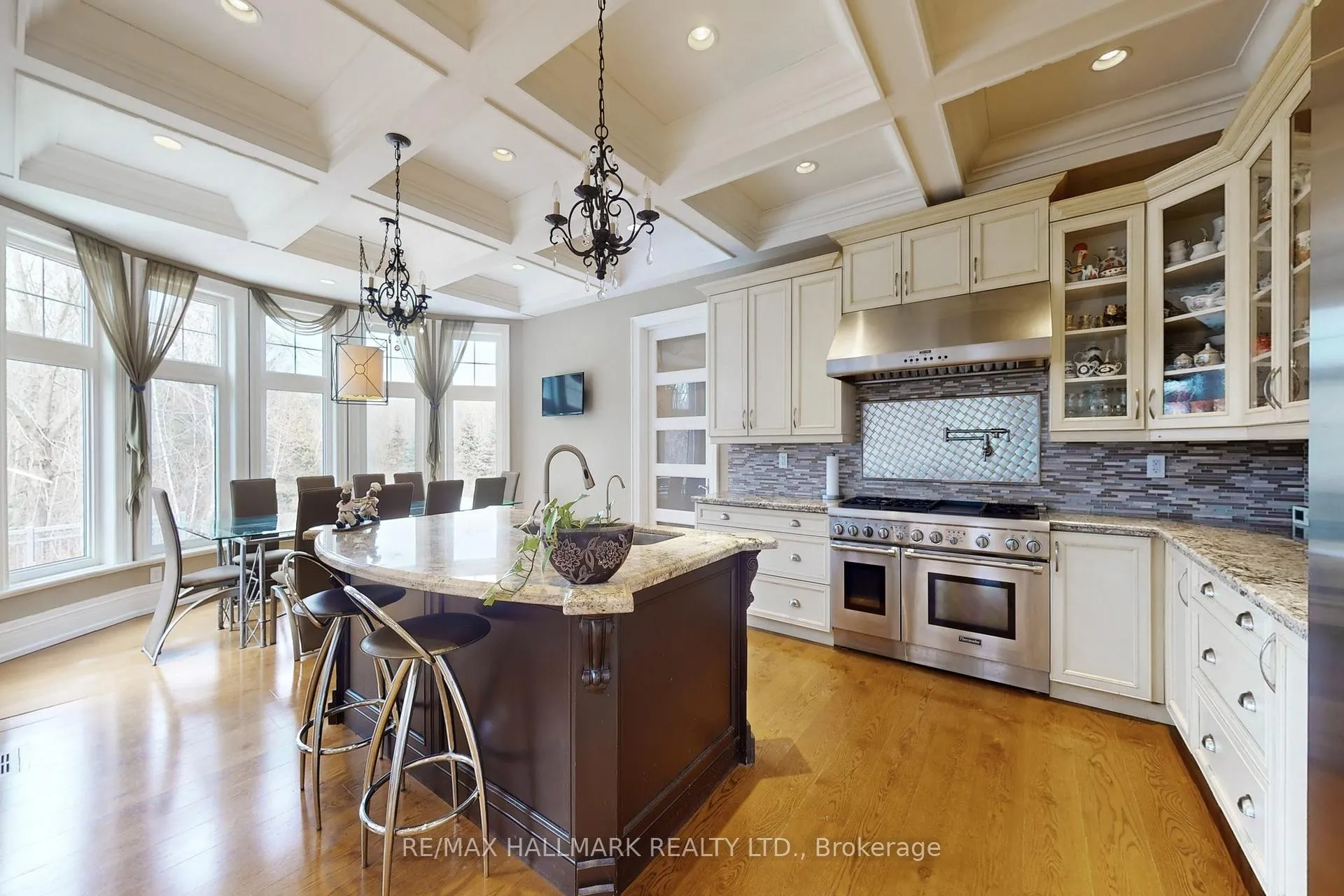 Photo 7 of 206 Churchill Avenue, King, Rural King — HOMEH