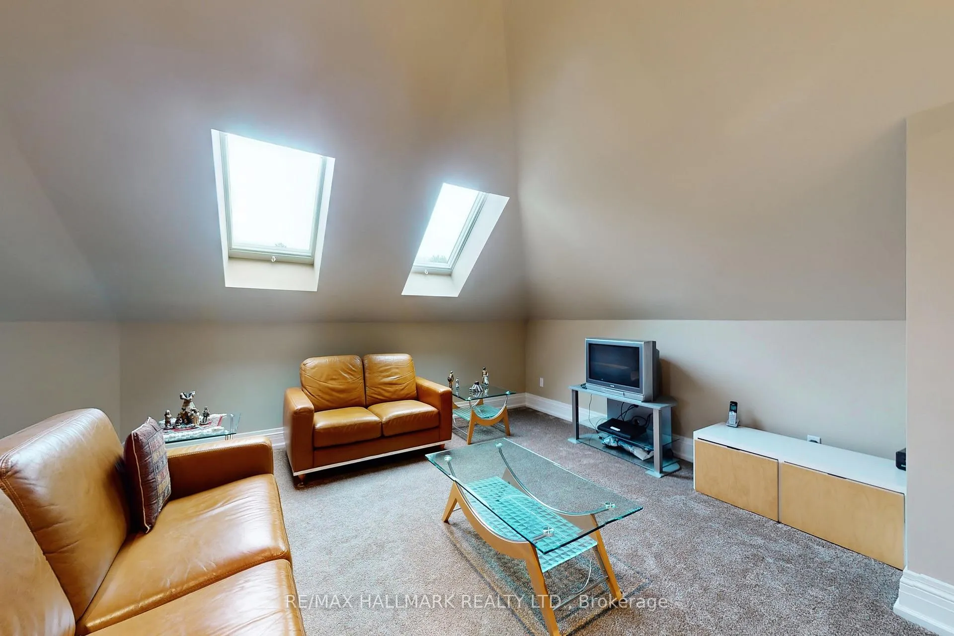 Photo 16 of 206 Churchill Avenue, King, Rural King — HOMEH