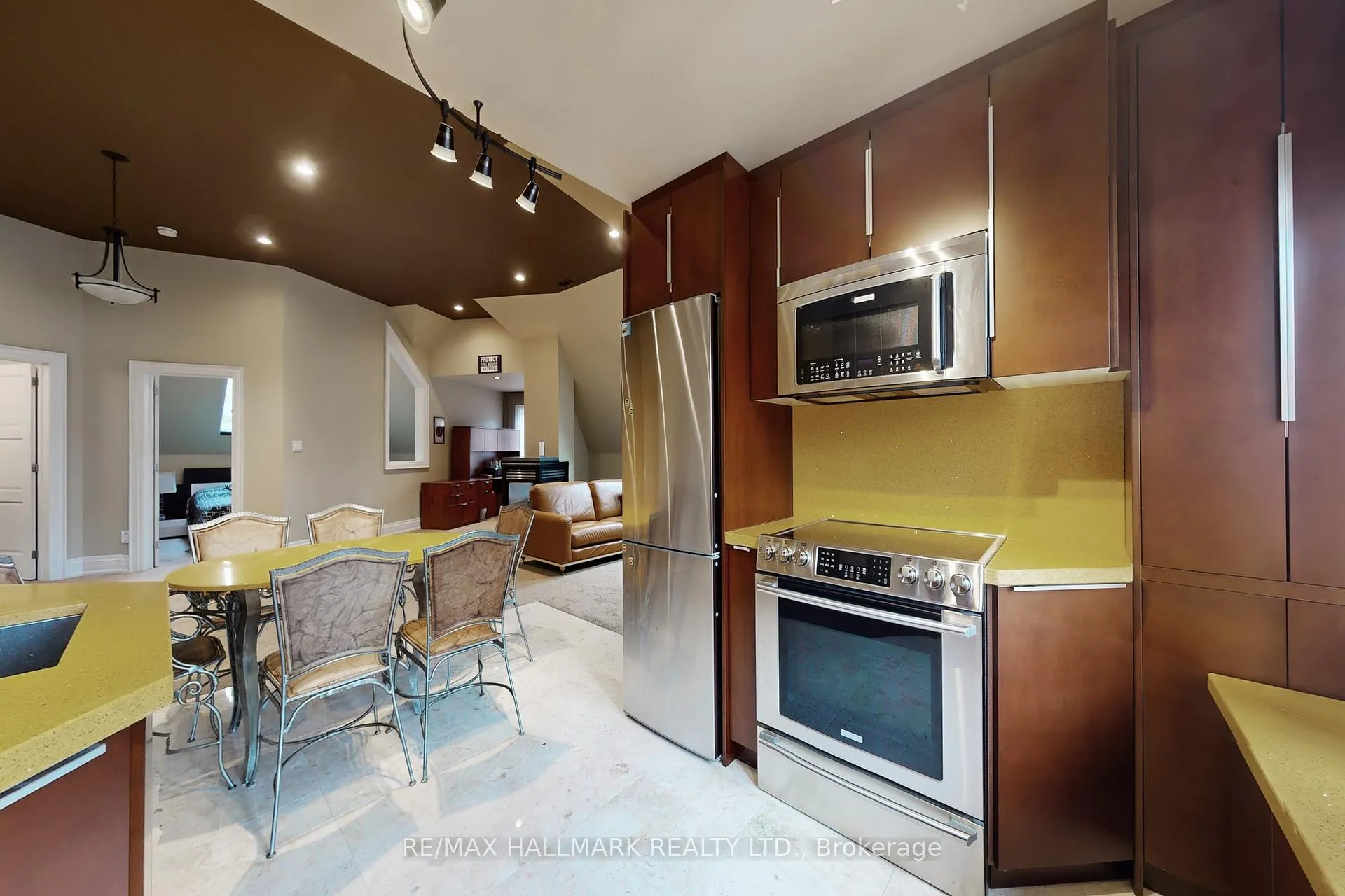 Photo 19 of 206 Churchill Avenue, King, Rural King — HOMEH
