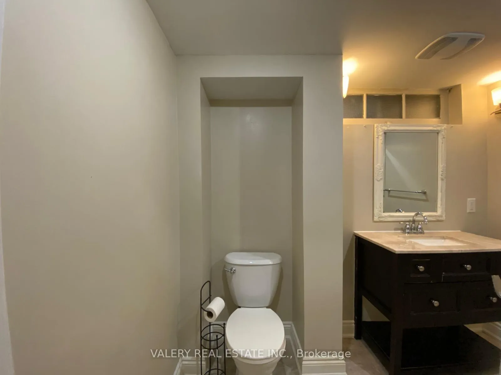 Photo 14 of Unit 2, 81 Parkway Crescent, Clarington, Bowmanville — HOMEH