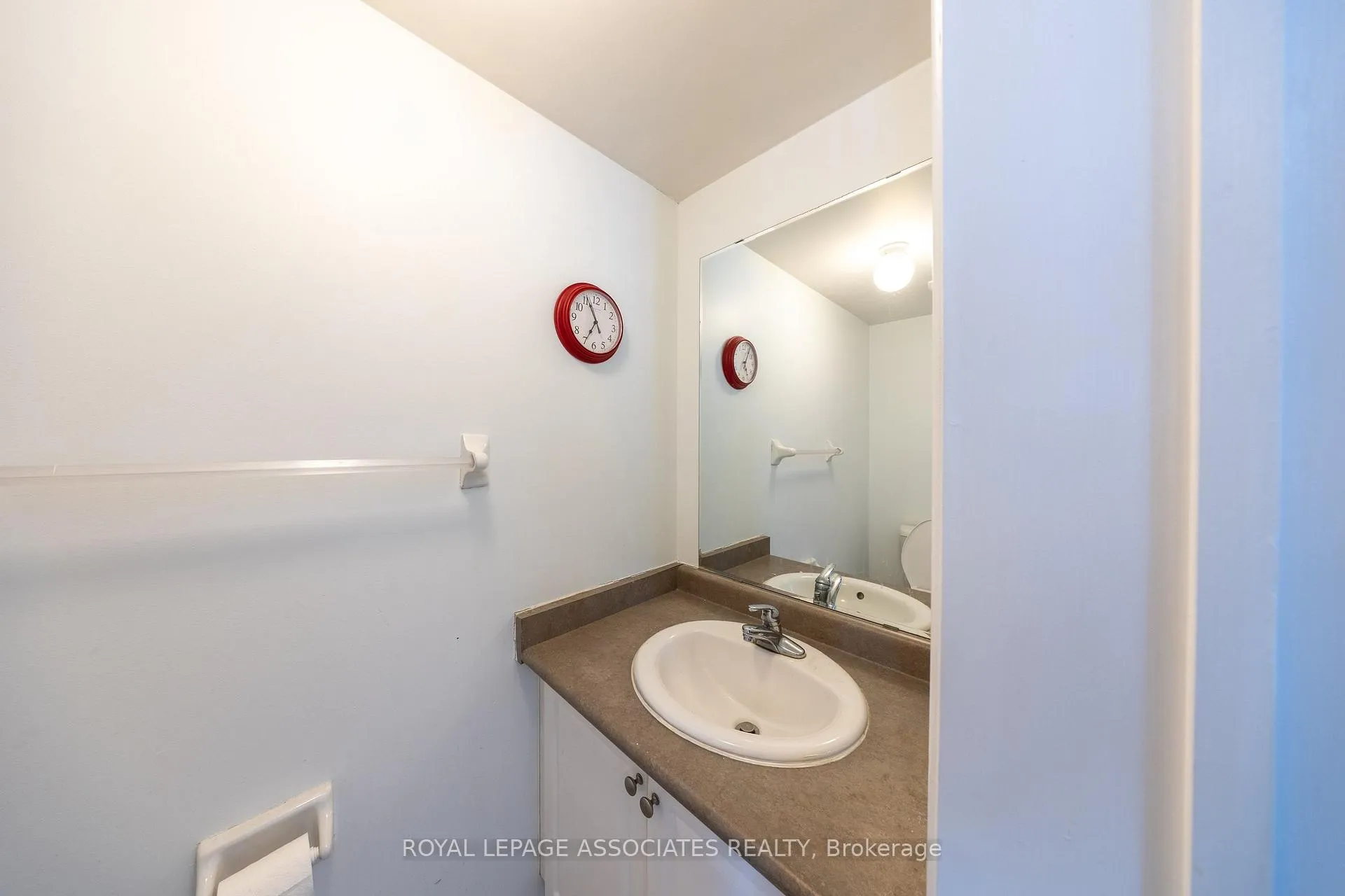 Photo 4 of 77 Andriana Crescent, Markham, Box Grove — HOMEH