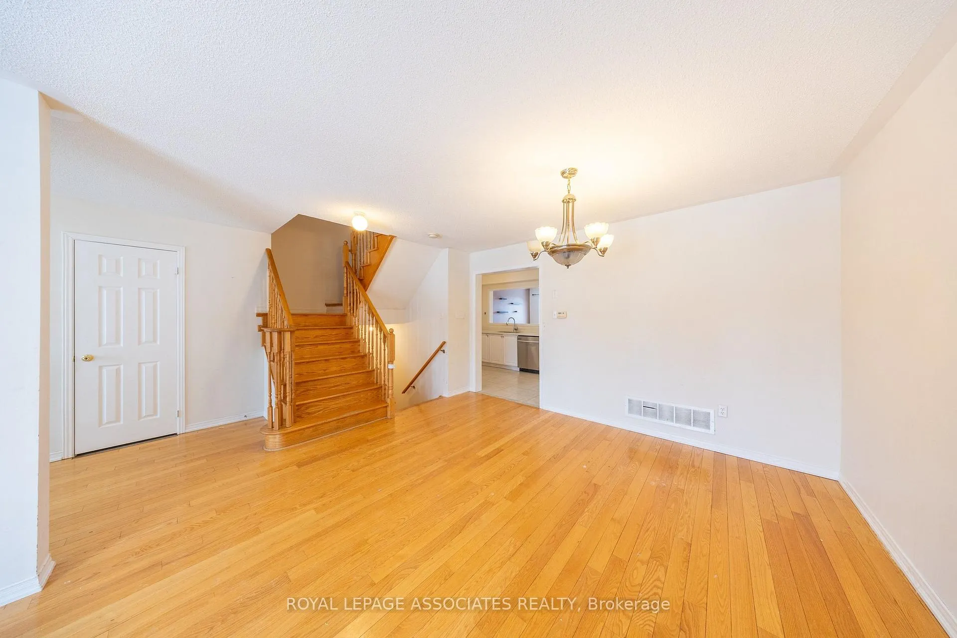 Photo 7 of 77 Andriana Crescent, Markham, Box Grove — HOMEH